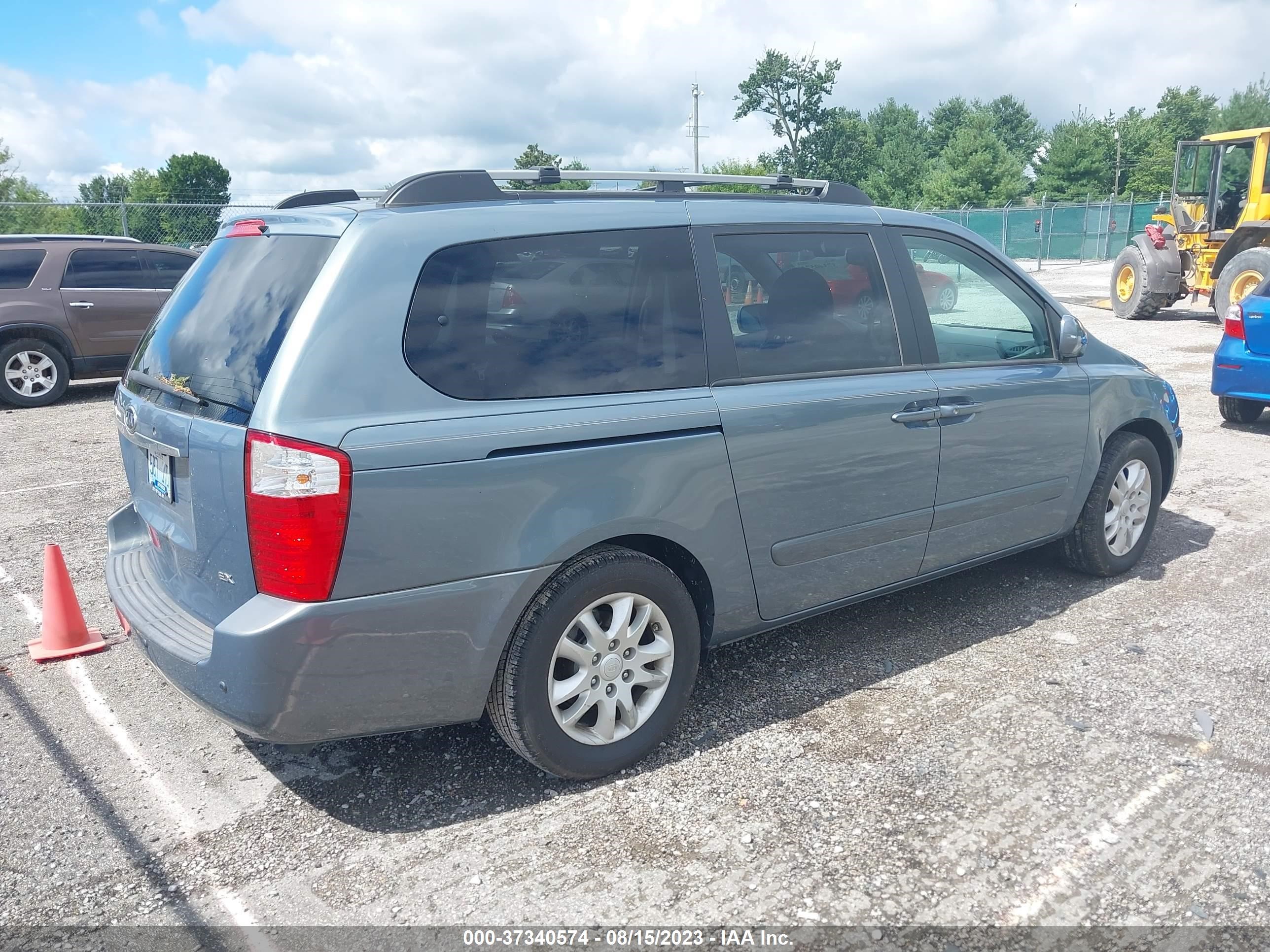 Photo 3 VIN: KNDMB233586195292 - KIA SEDONA 