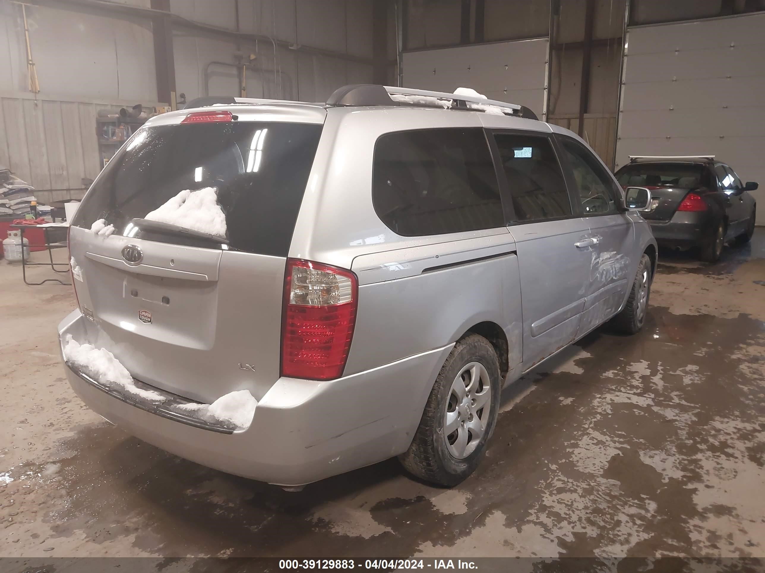 Photo 3 VIN: KNDMB233586202709 - KIA SEDONA 