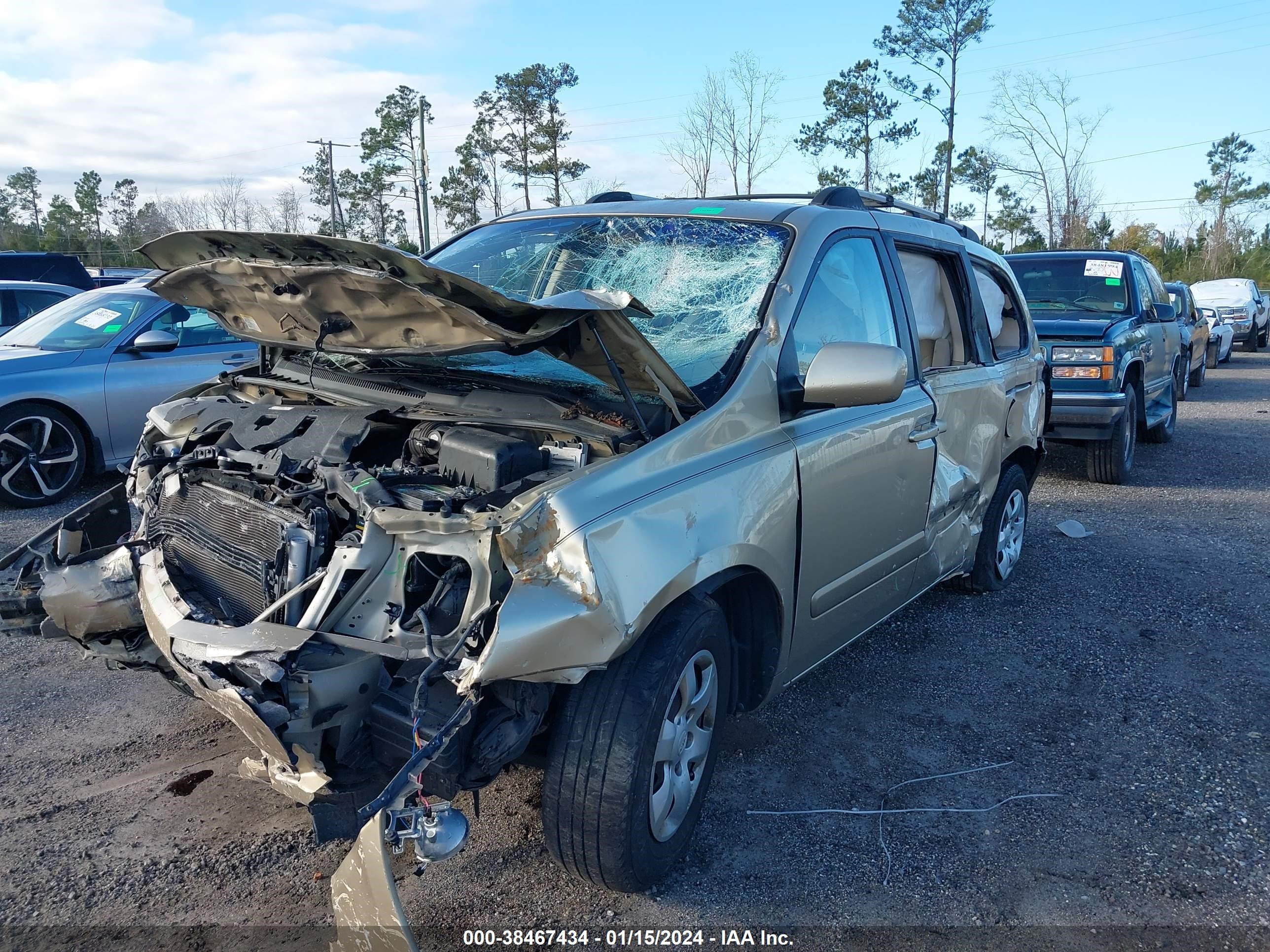 Photo 1 VIN: KNDMB233586237881 - KIA SEDONA 