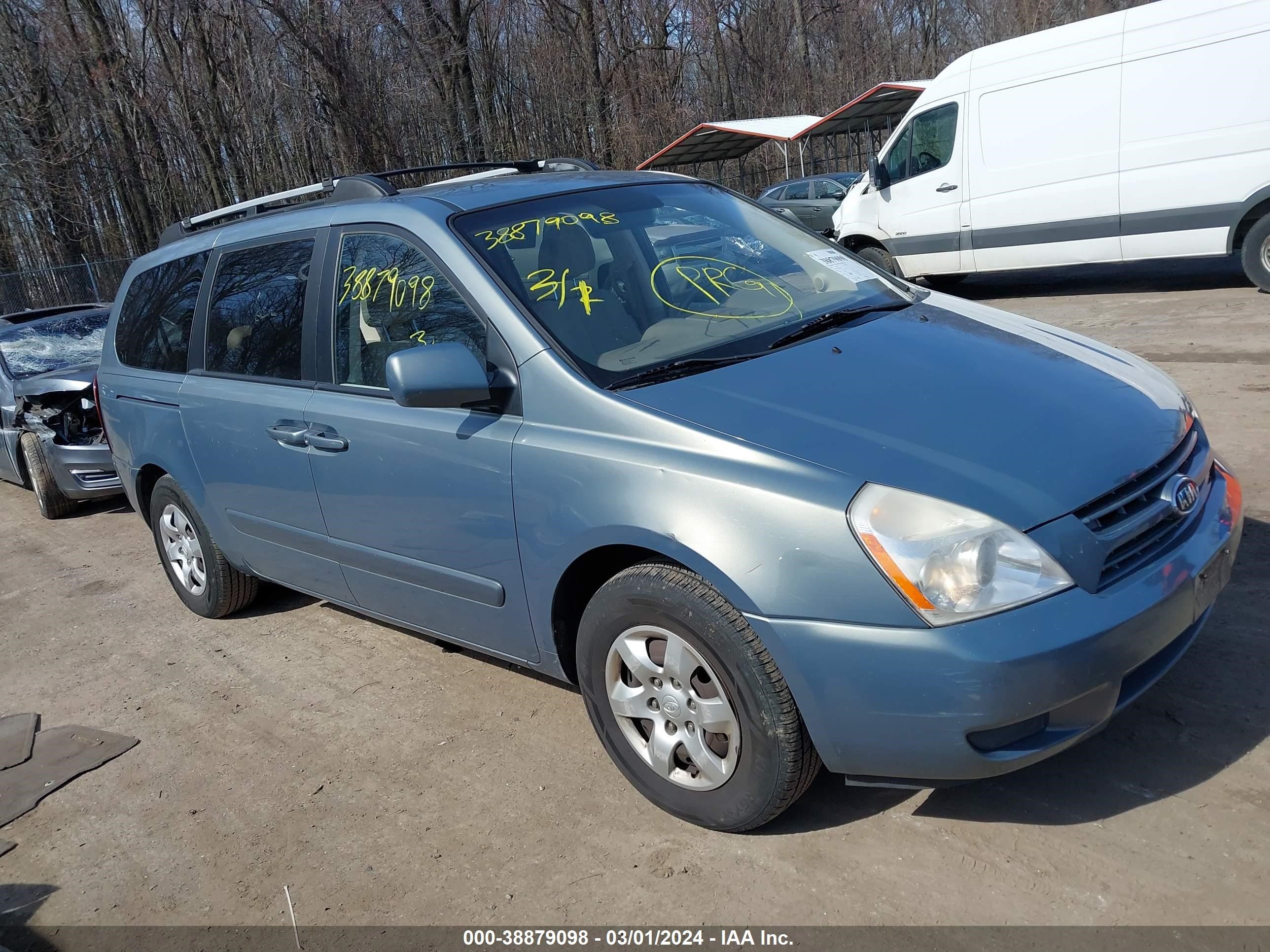 Photo 0 VIN: KNDMB233586239324 - KIA SEDONA 