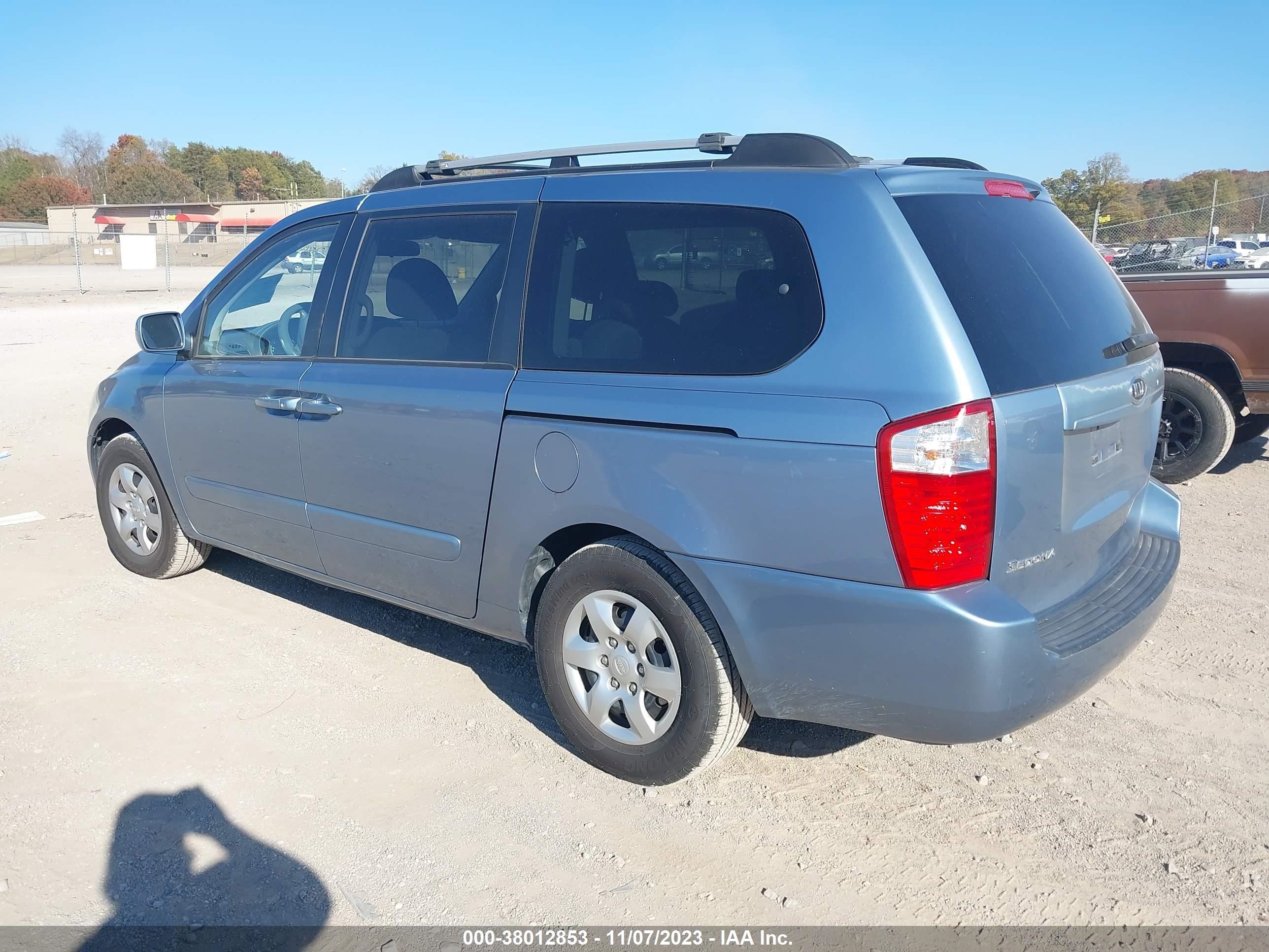 Photo 2 VIN: KNDMB233686266600 - KIA SEDONA 