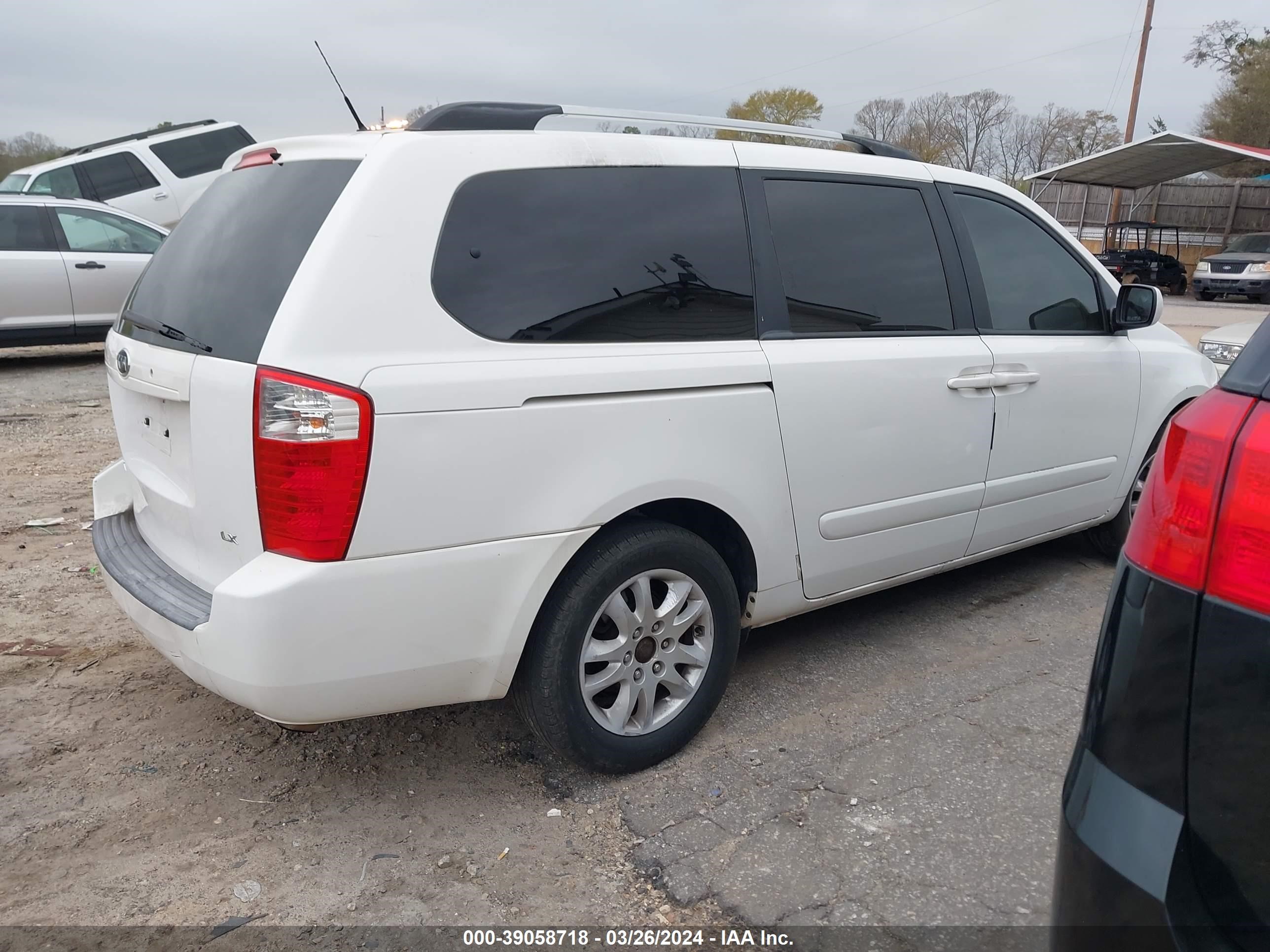 Photo 3 VIN: KNDMB233696311763 - KIA SEDONA 