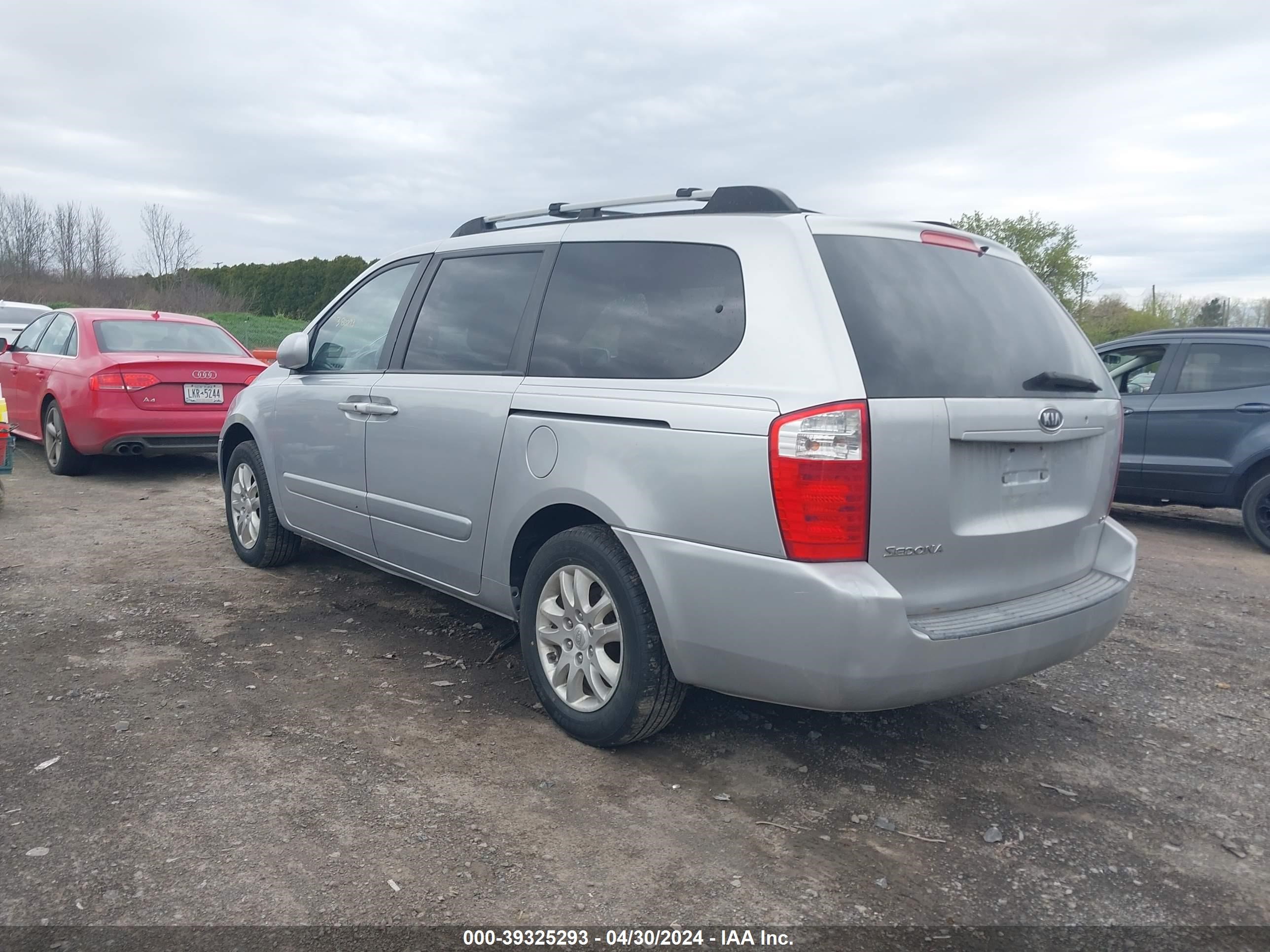 Photo 2 VIN: KNDMB233776139594 - KIA SEDONA 