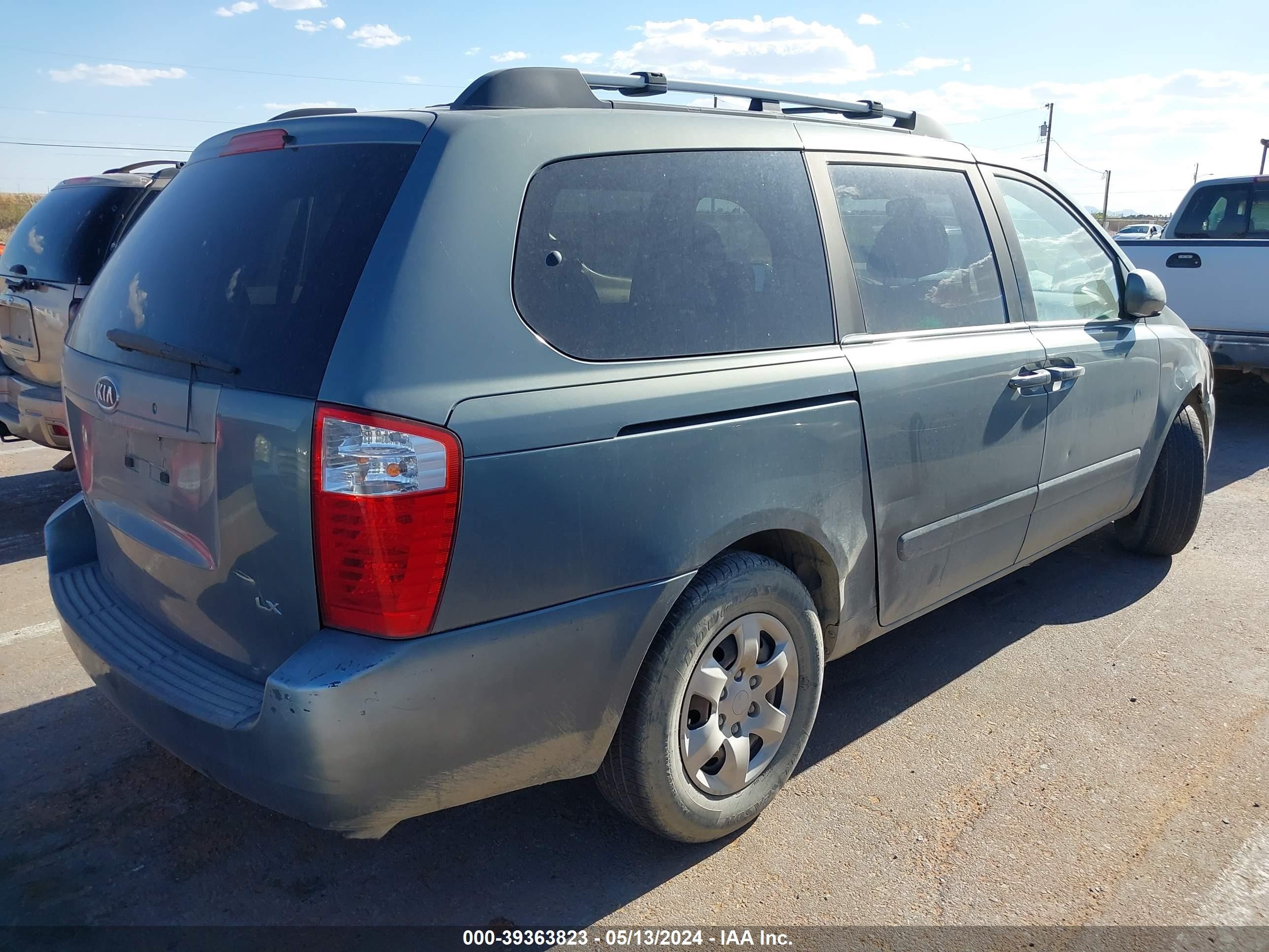 Photo 3 VIN: KNDMB233776189833 - KIA SEDONA 