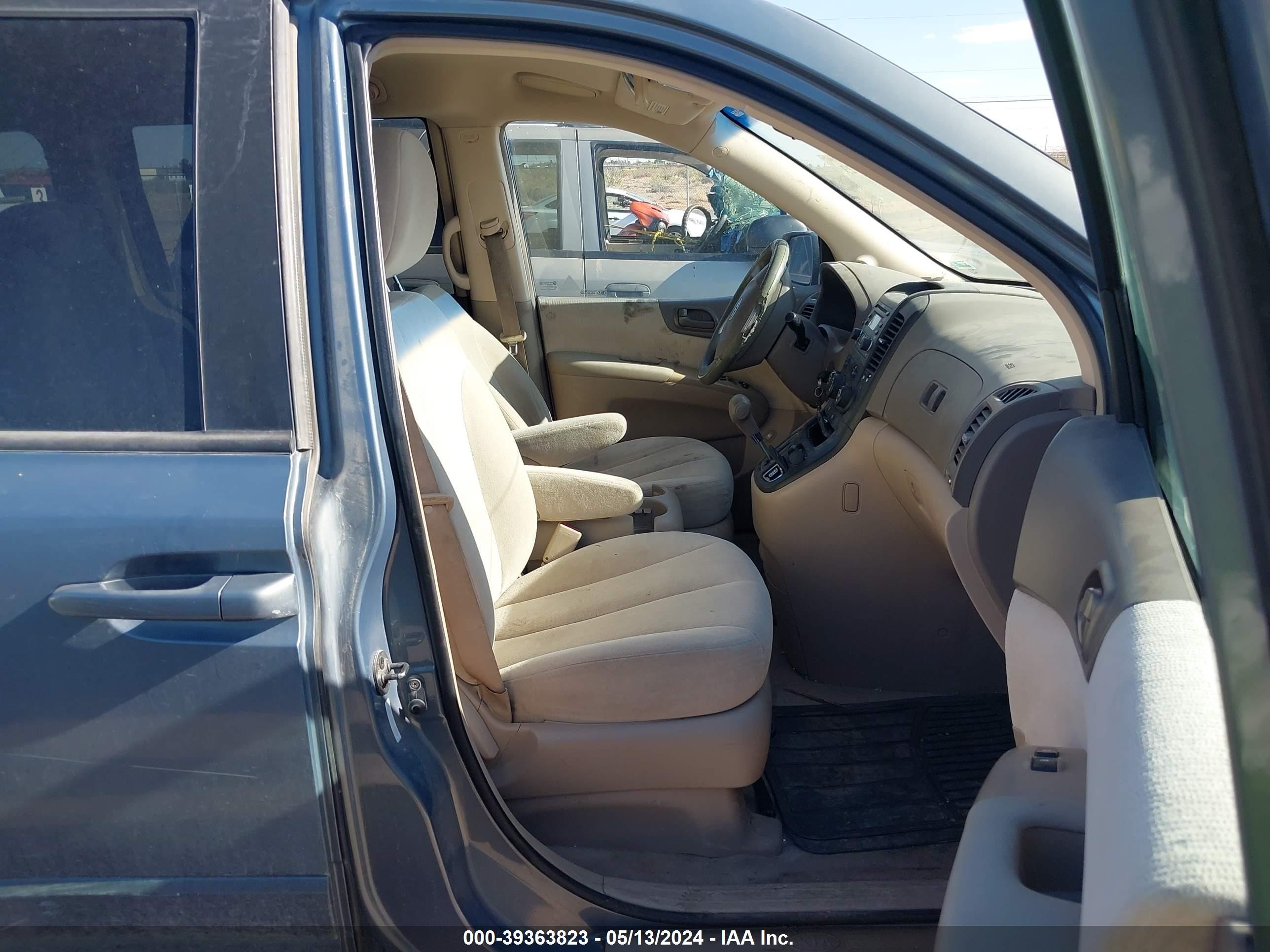 Photo 4 VIN: KNDMB233776189833 - KIA SEDONA 