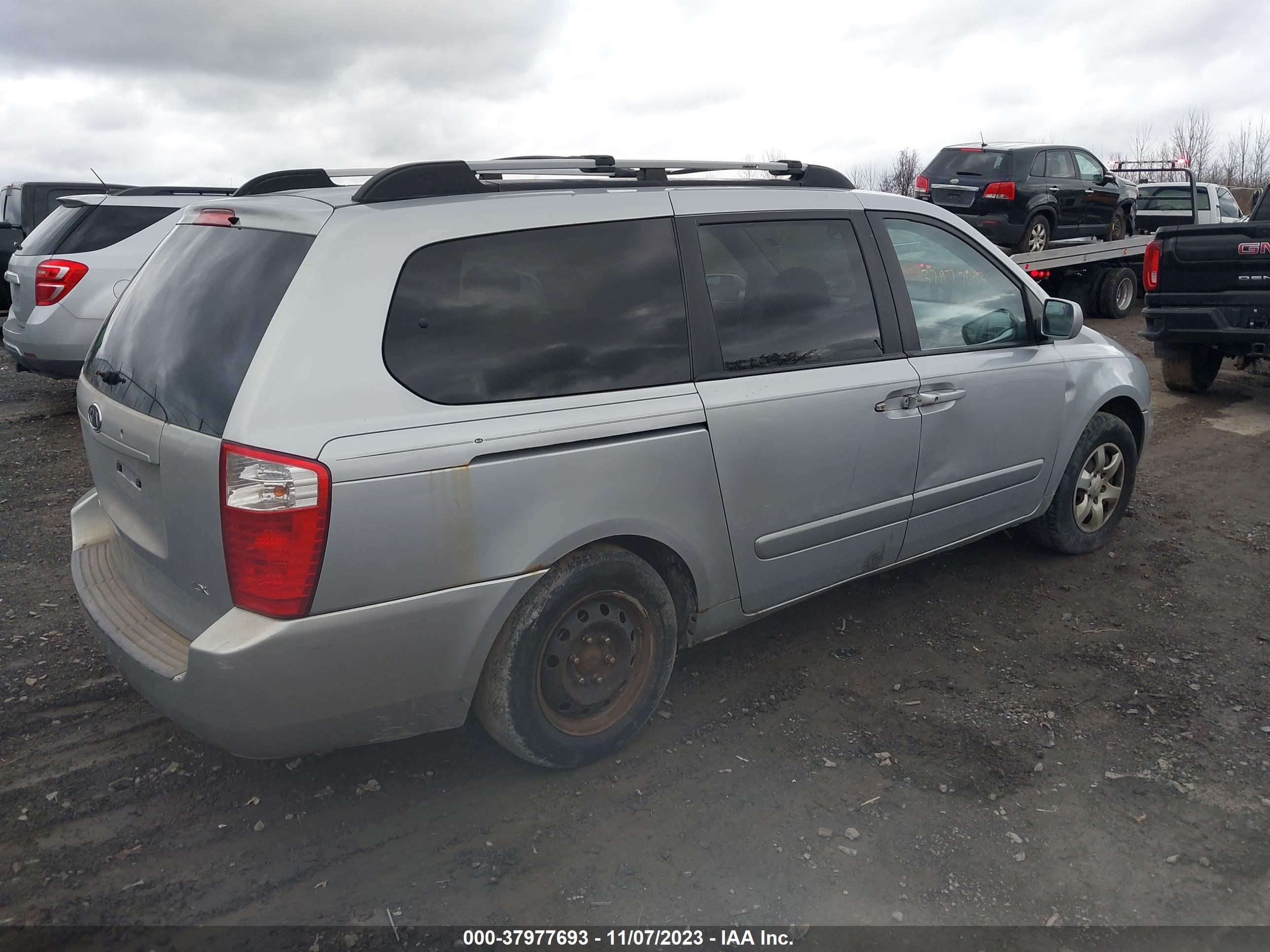 Photo 3 VIN: KNDMB233786239034 - KIA SEDONA 