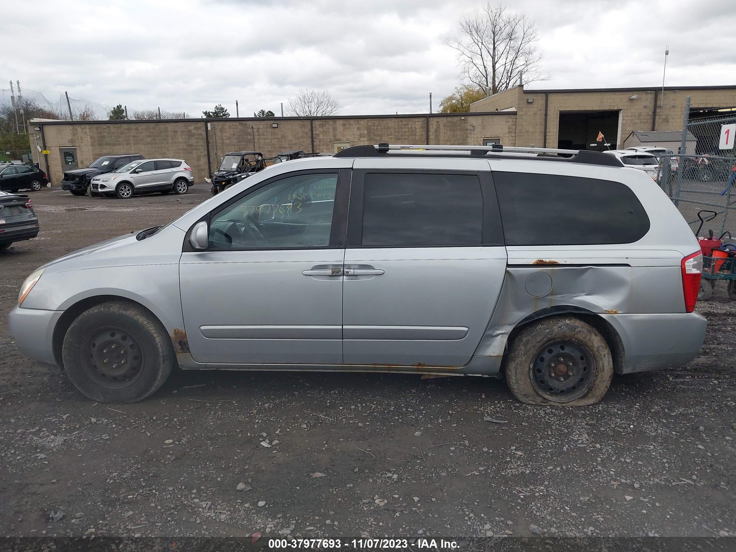 Photo 5 VIN: KNDMB233786239034 - KIA SEDONA 