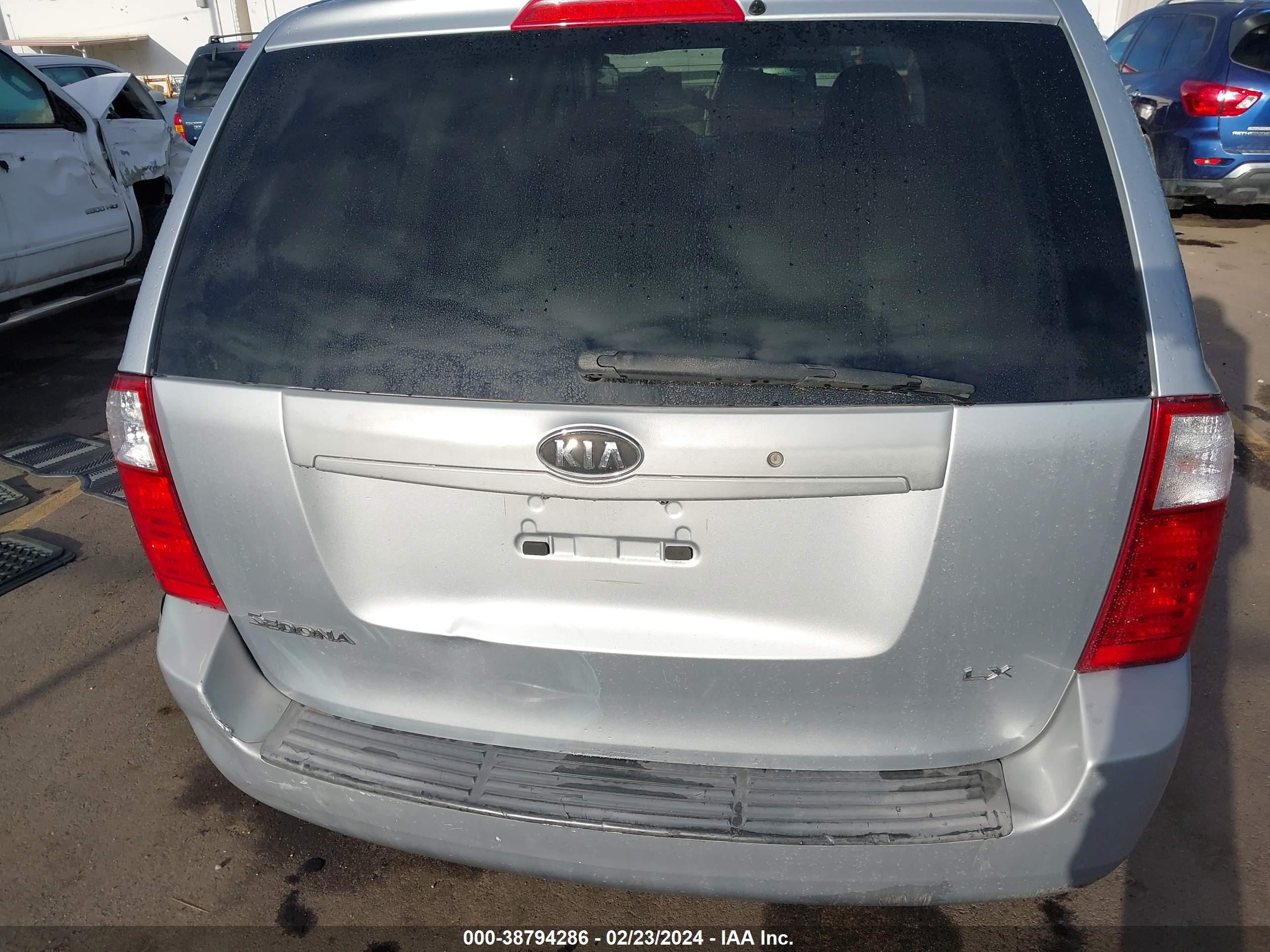 Photo 15 VIN: KNDMB233866033301 - KIA SEDONA 