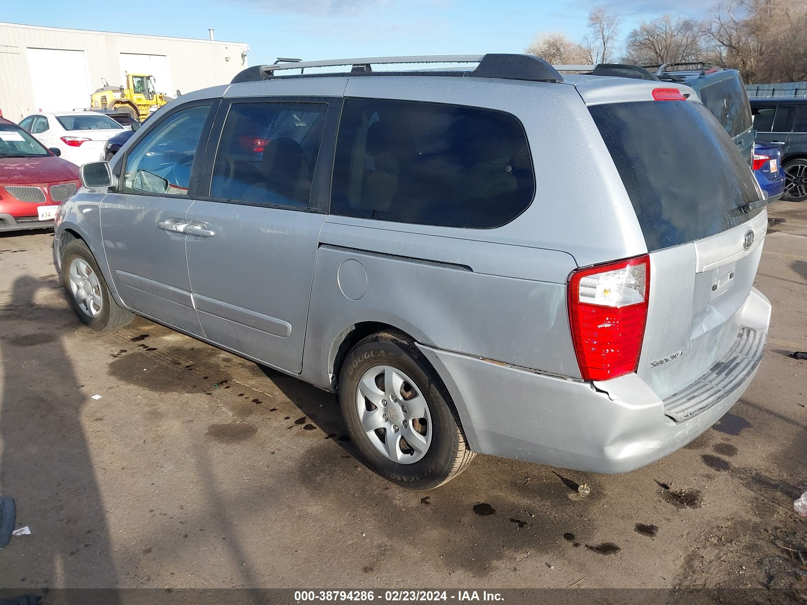 Photo 2 VIN: KNDMB233866033301 - KIA SEDONA 