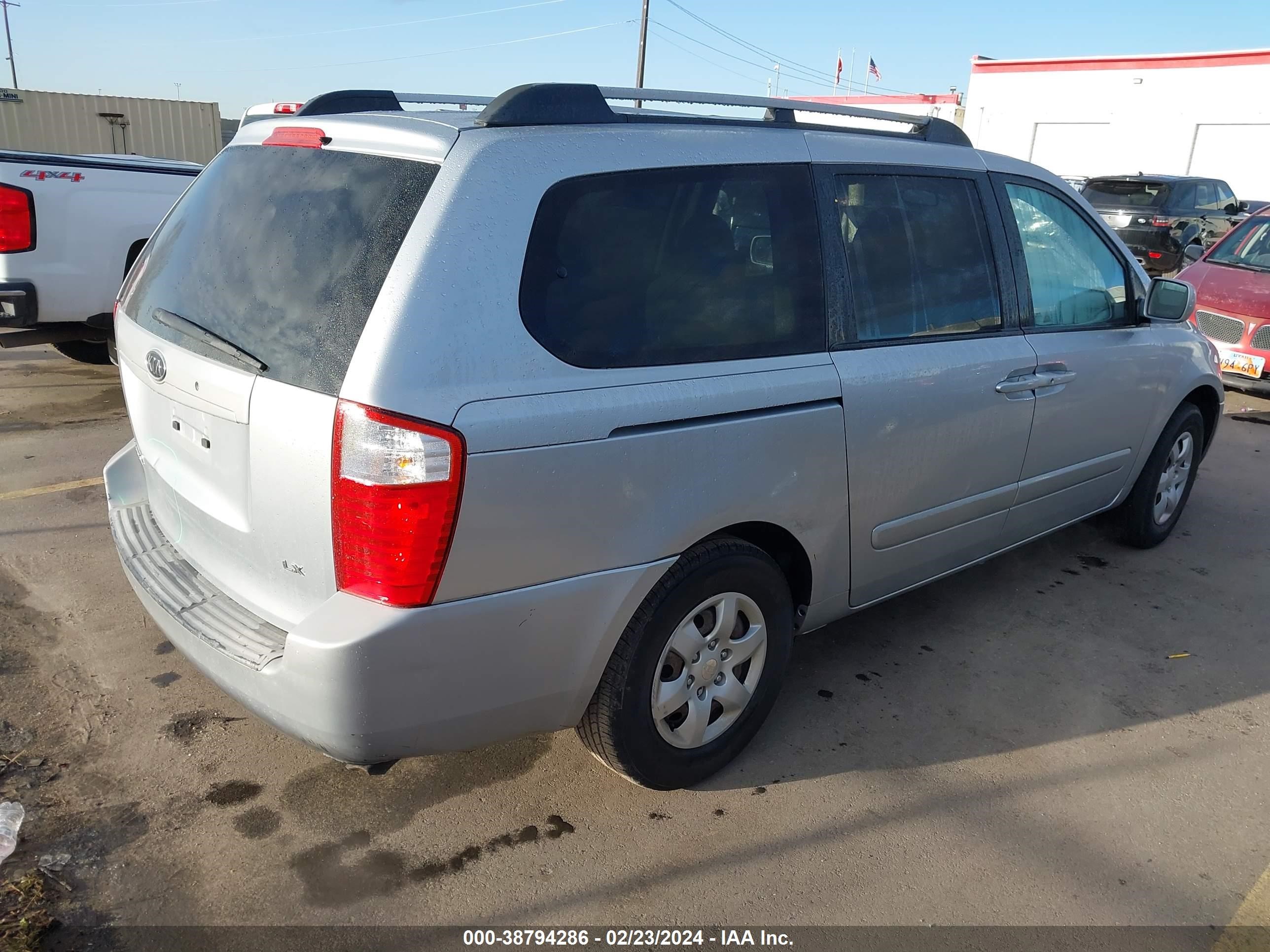 Photo 3 VIN: KNDMB233866033301 - KIA SEDONA 