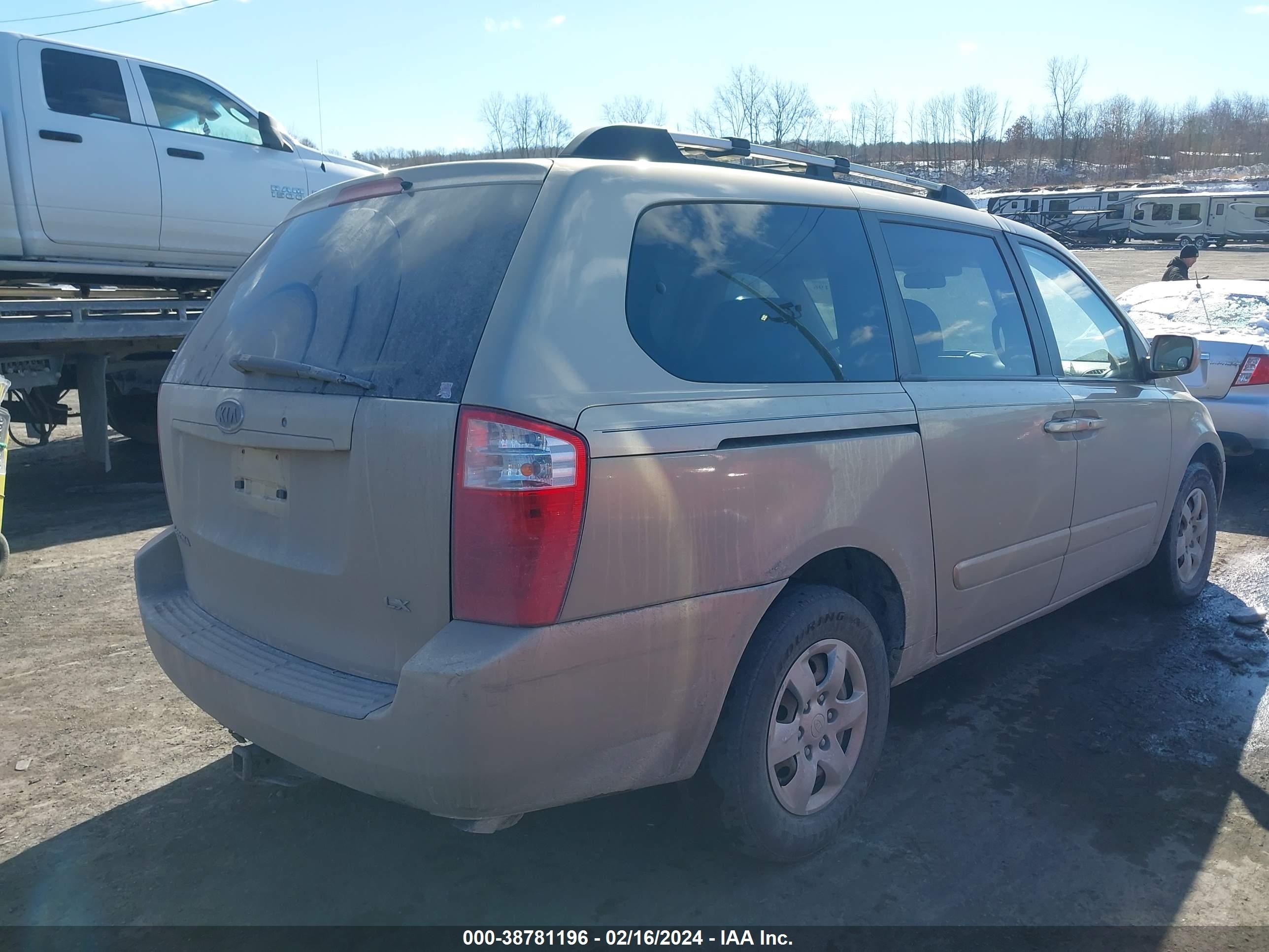 Photo 3 VIN: KNDMB233876104496 - KIA SEDONA 