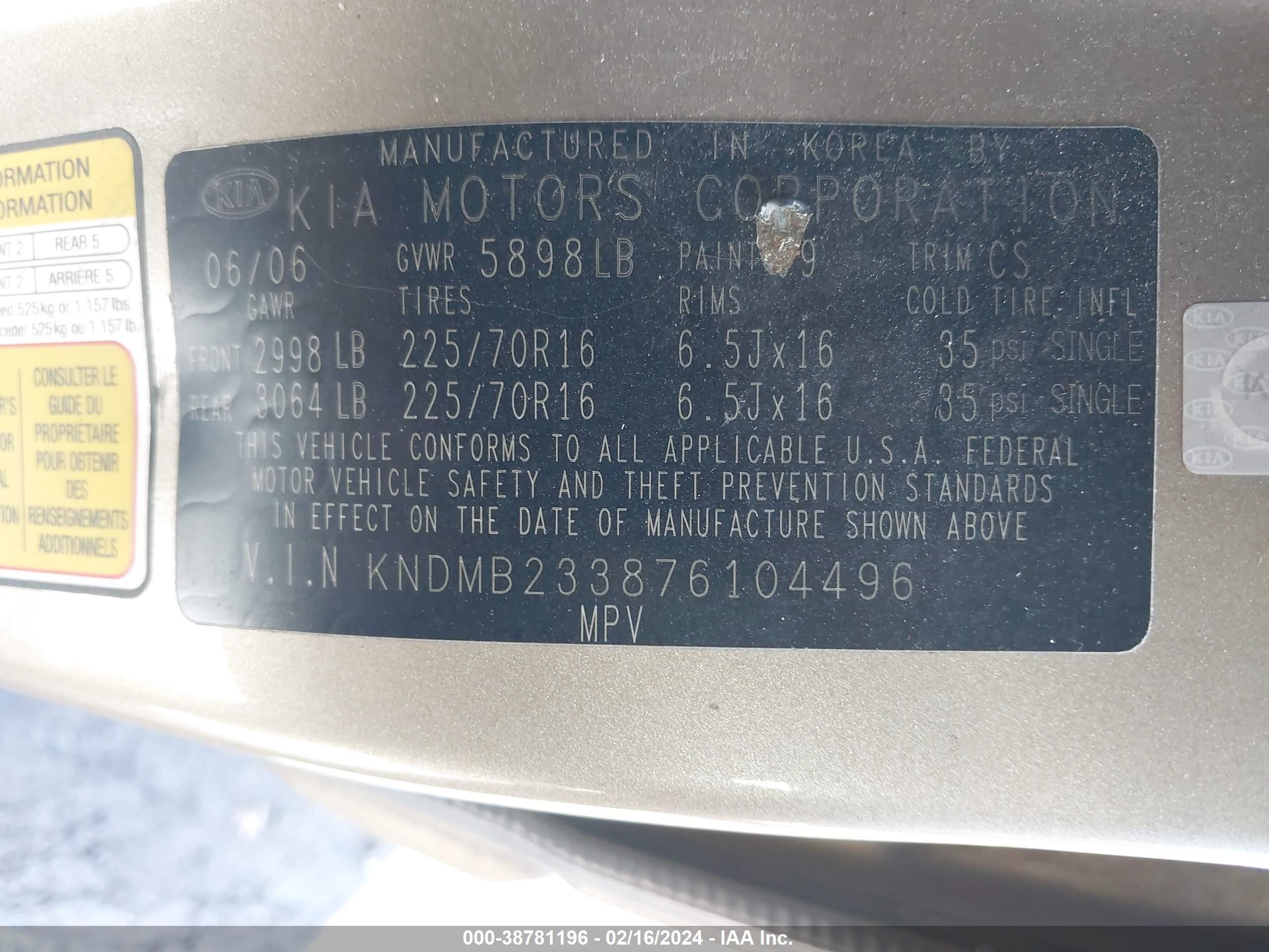 Photo 8 VIN: KNDMB233876104496 - KIA SEDONA 