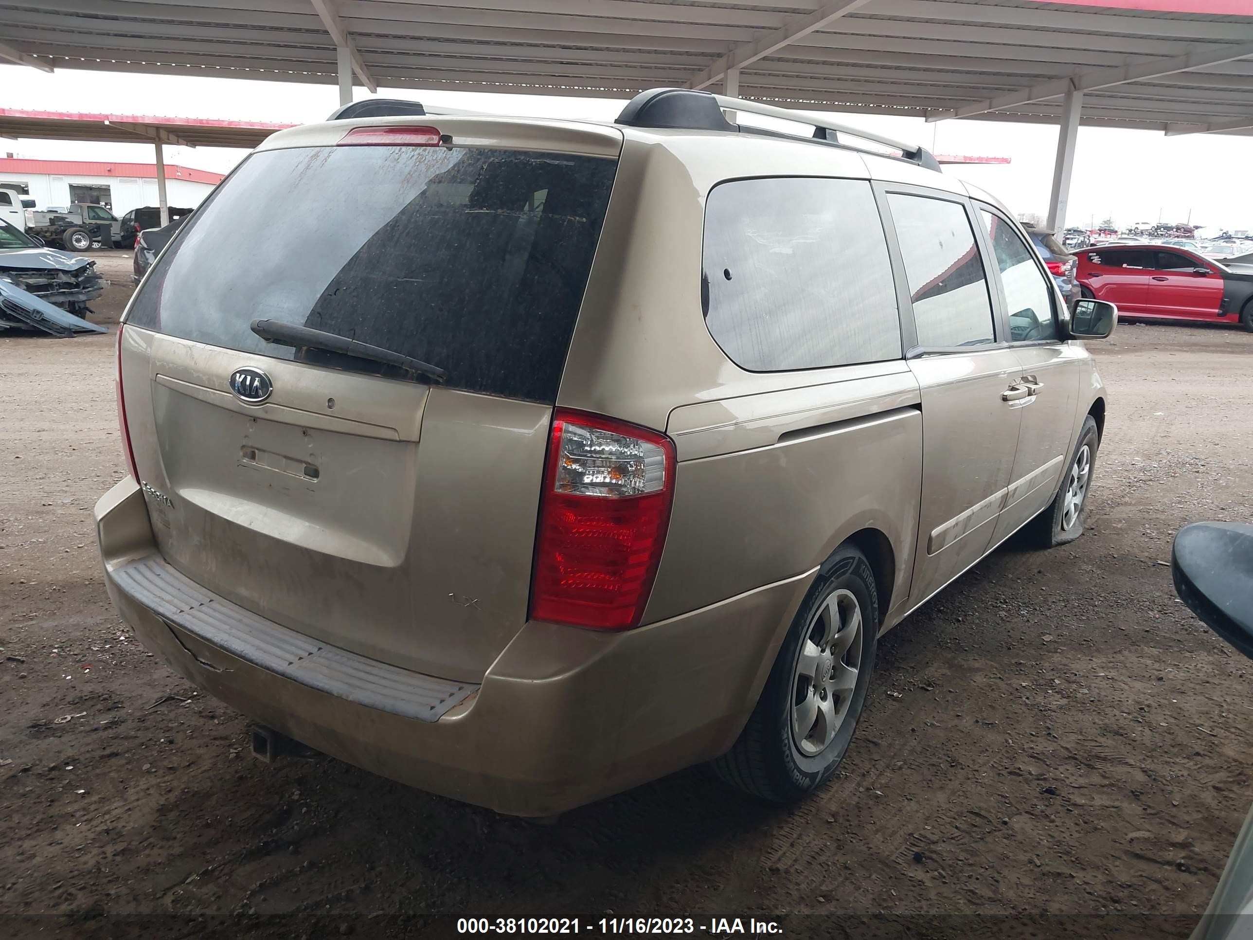 Photo 3 VIN: KNDMB233886207788 - KIA SEDONA 