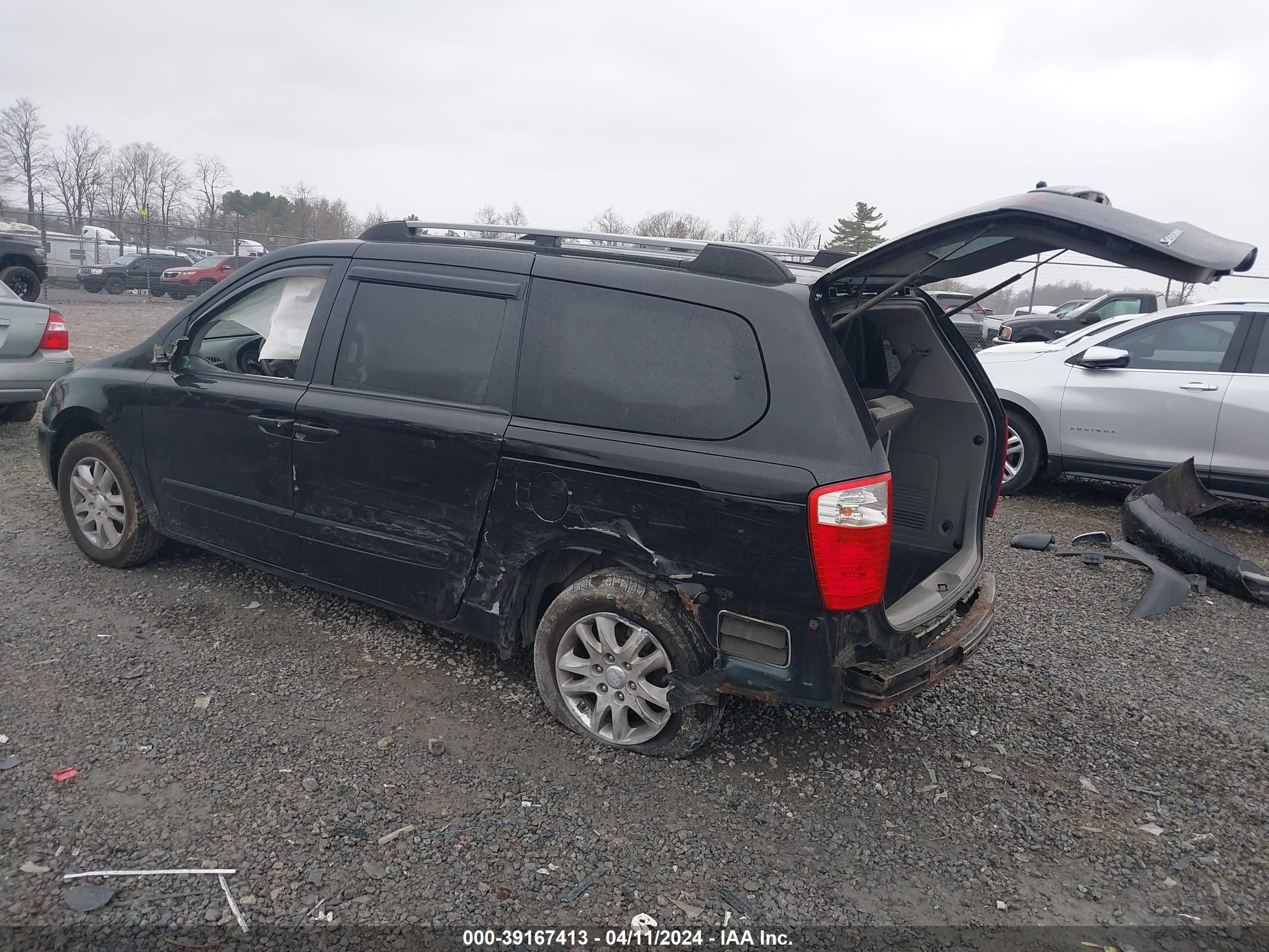 Photo 2 VIN: KNDMB233886211341 - KIA SEDONA 