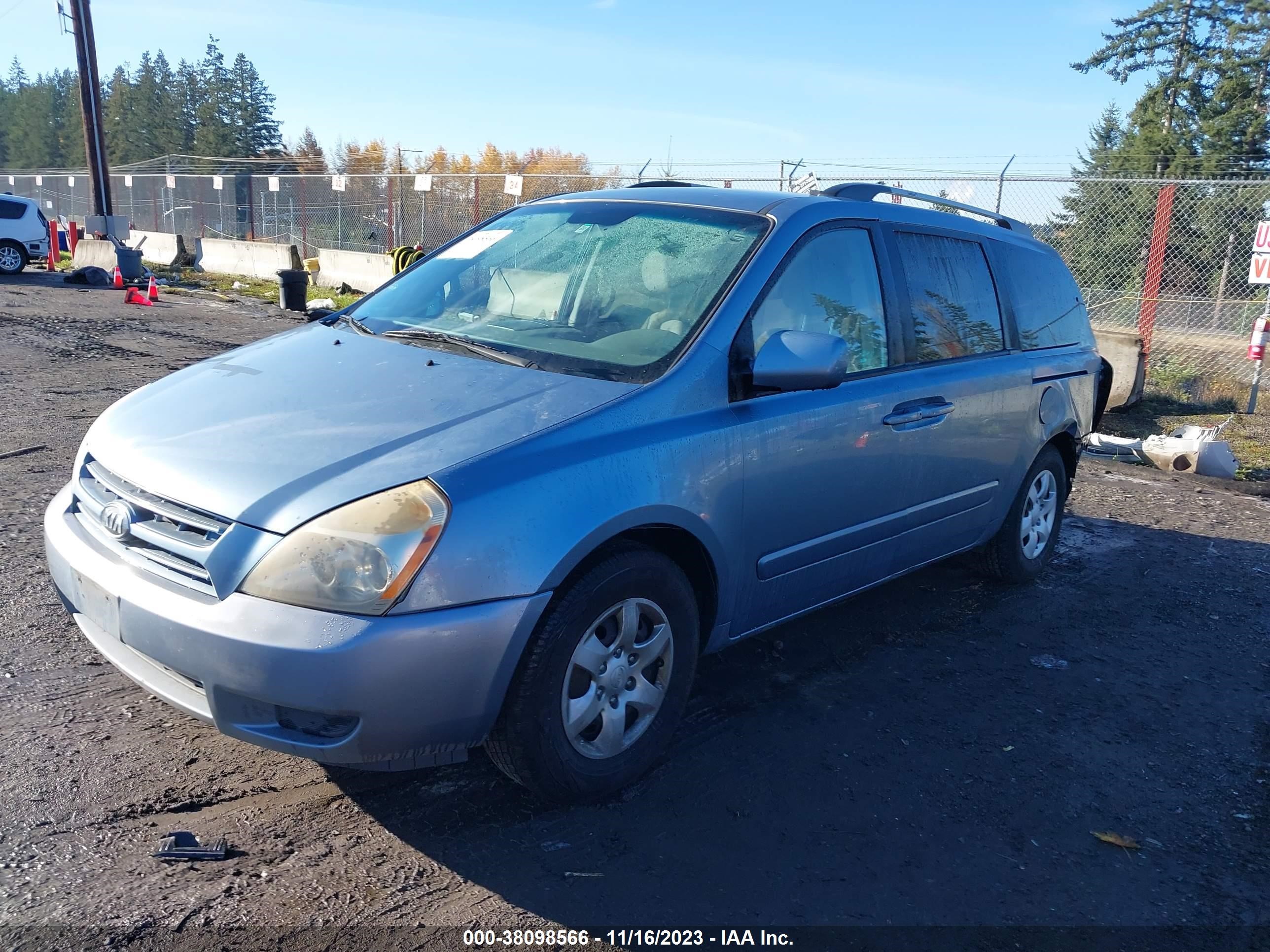 Photo 1 VIN: KNDMB233896303972 - KIA SEDONA 