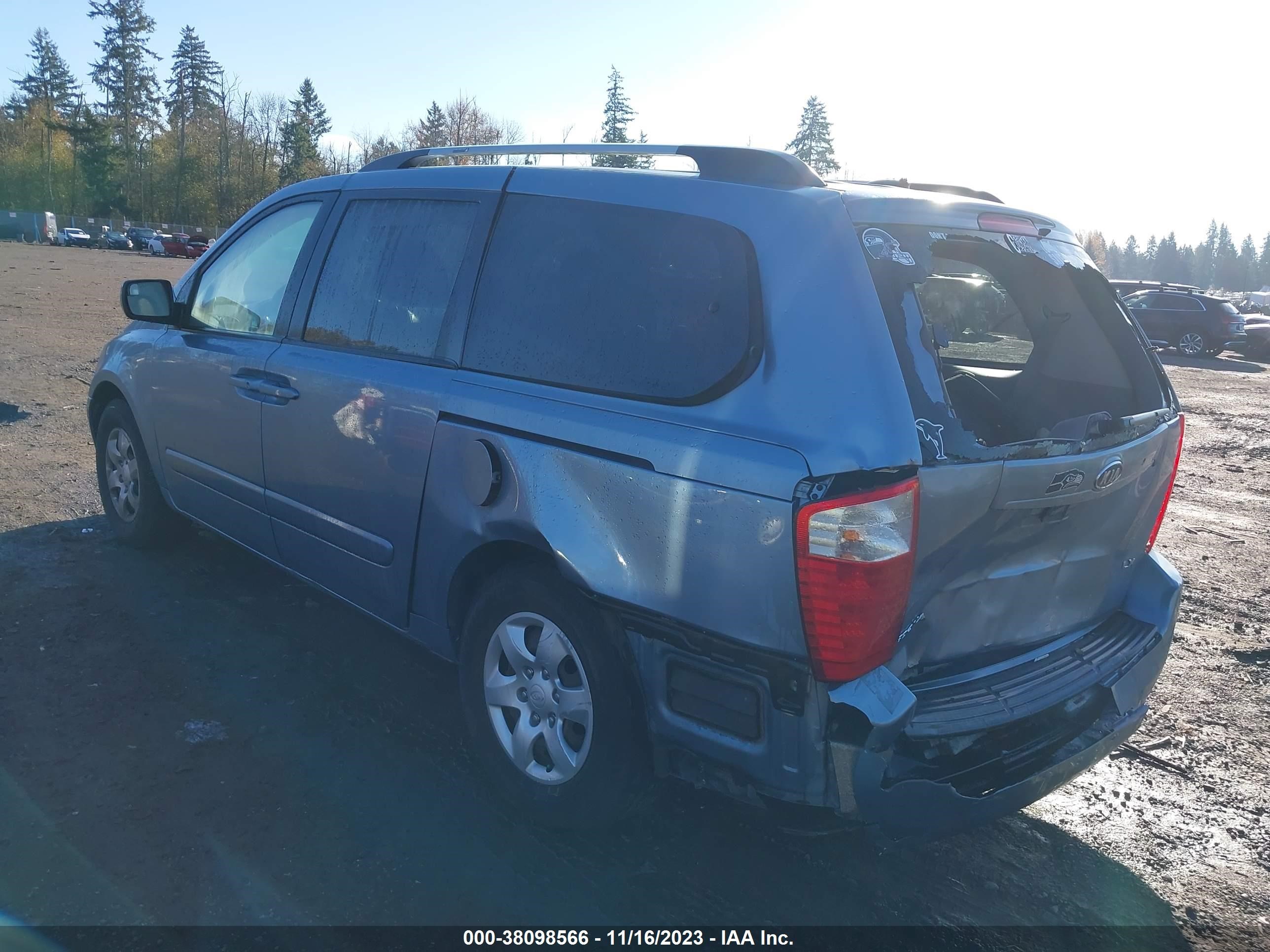 Photo 2 VIN: KNDMB233896303972 - KIA SEDONA 