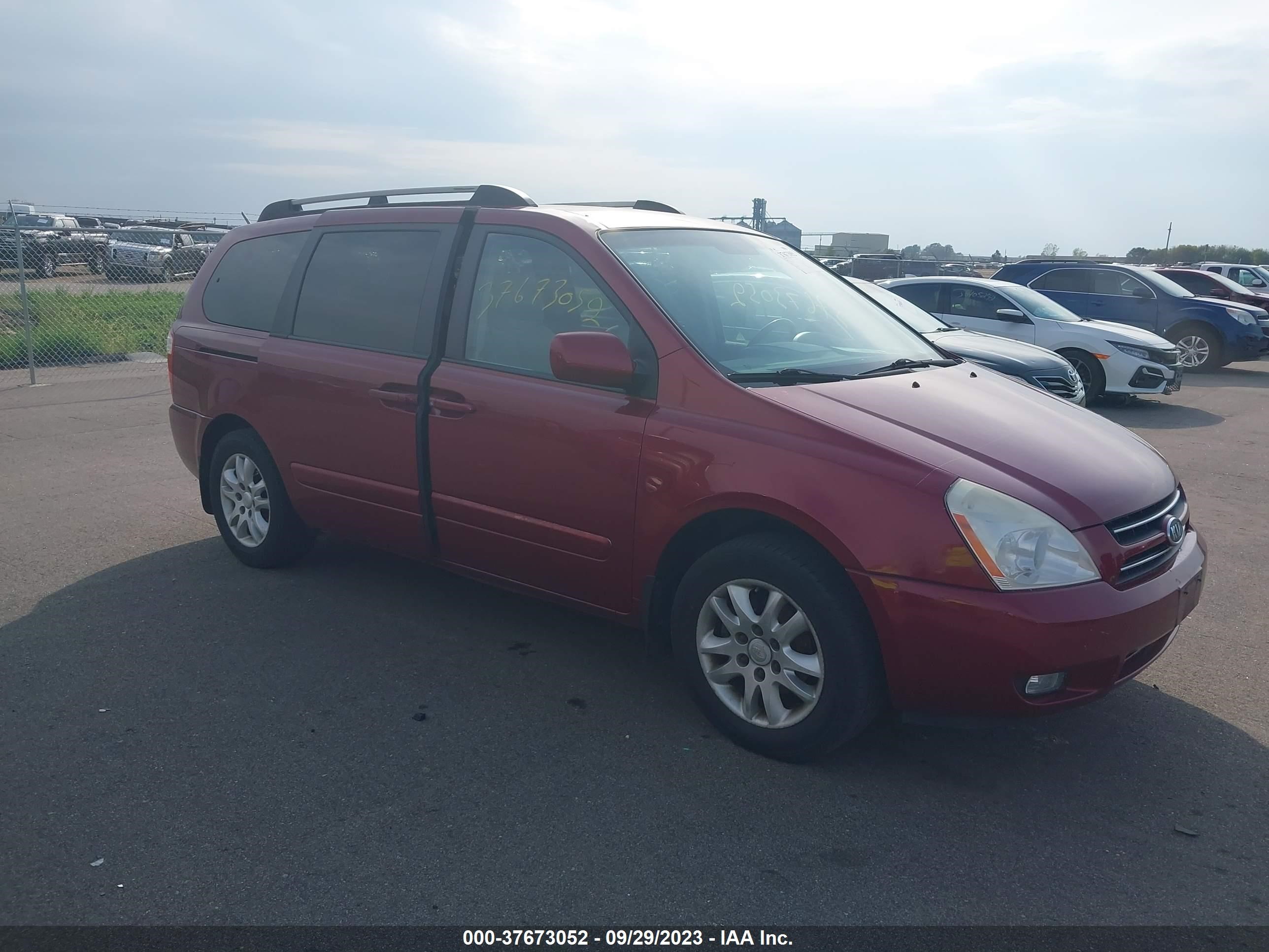 Photo 0 VIN: KNDMB233966023702 - KIA SEDONA 