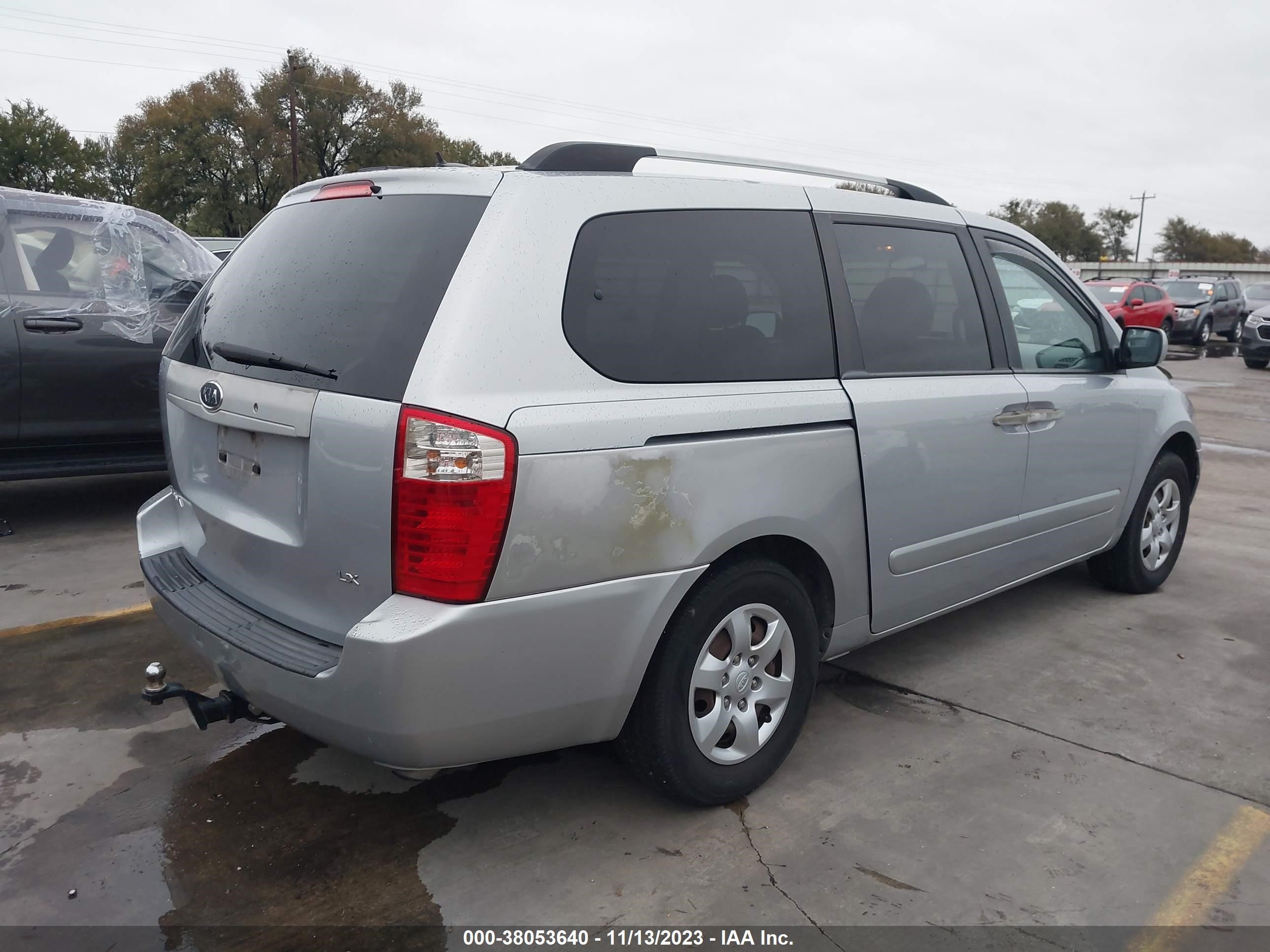 Photo 3 VIN: KNDMB233996308856 - KIA SEDONA 