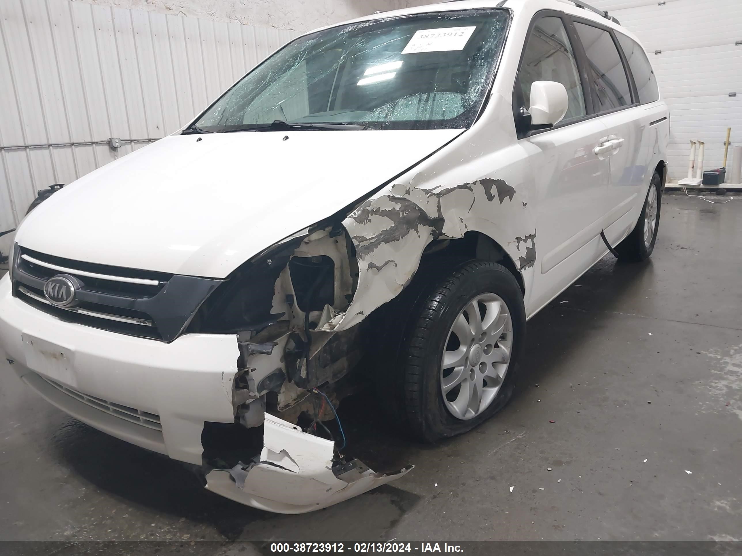 Photo 11 VIN: KNDMB233X86206397 - KIA SEDONA 