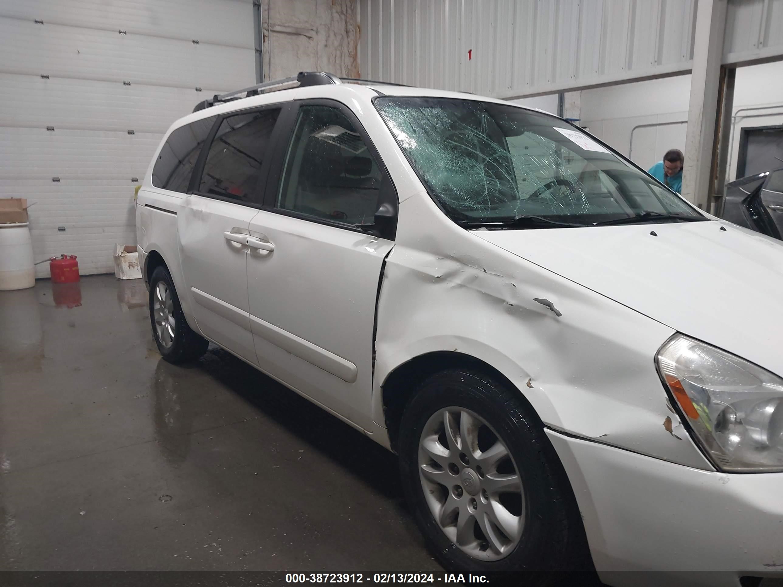 Photo 13 VIN: KNDMB233X86206397 - KIA SEDONA 