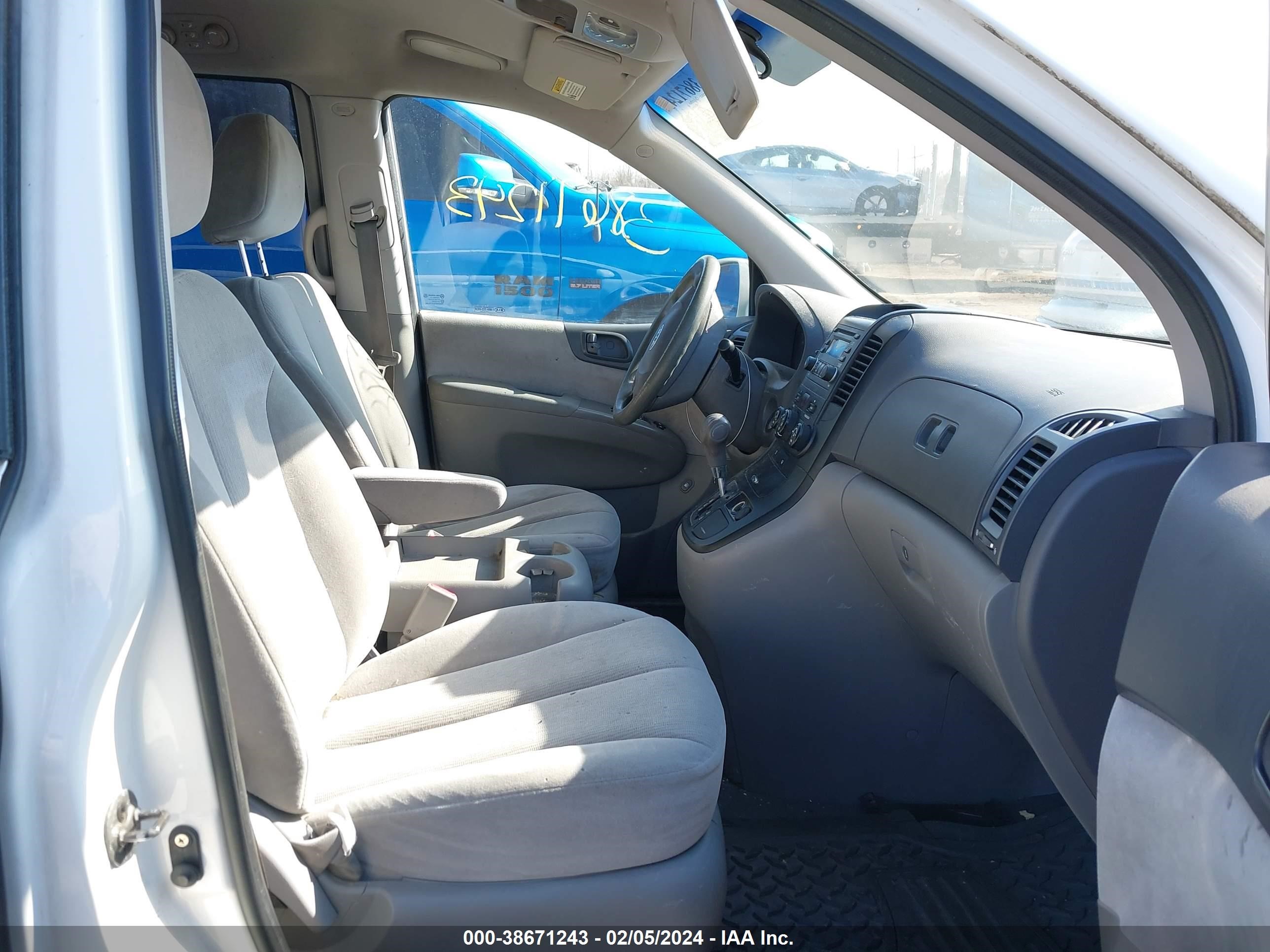 Photo 4 VIN: KNDMB233X86209459 - KIA SEDONA 