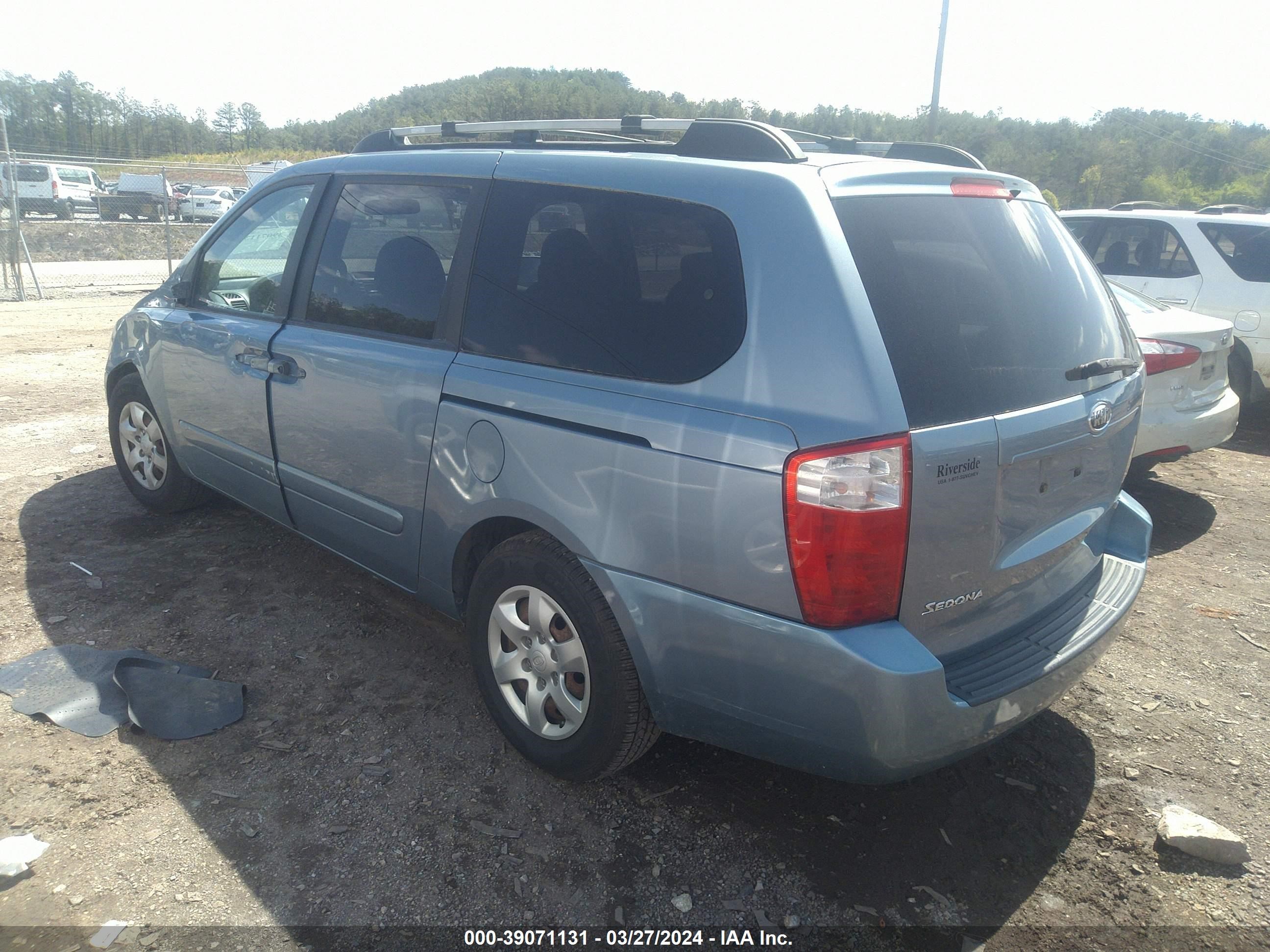 Photo 2 VIN: KNDMB233X86222860 - KIA SEDONA 