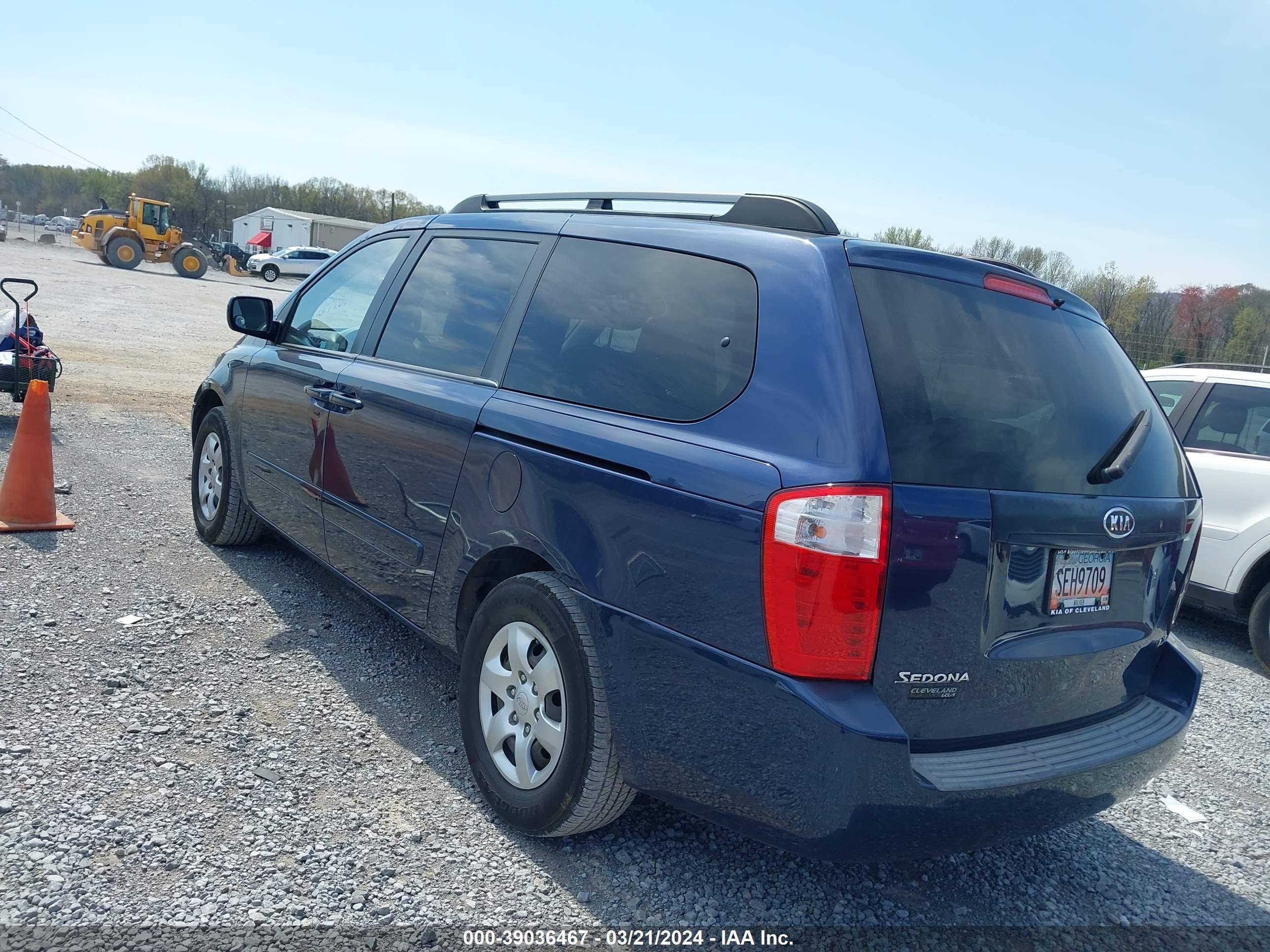 Photo 2 VIN: KNDMB233X86264431 - KIA SEDONA 