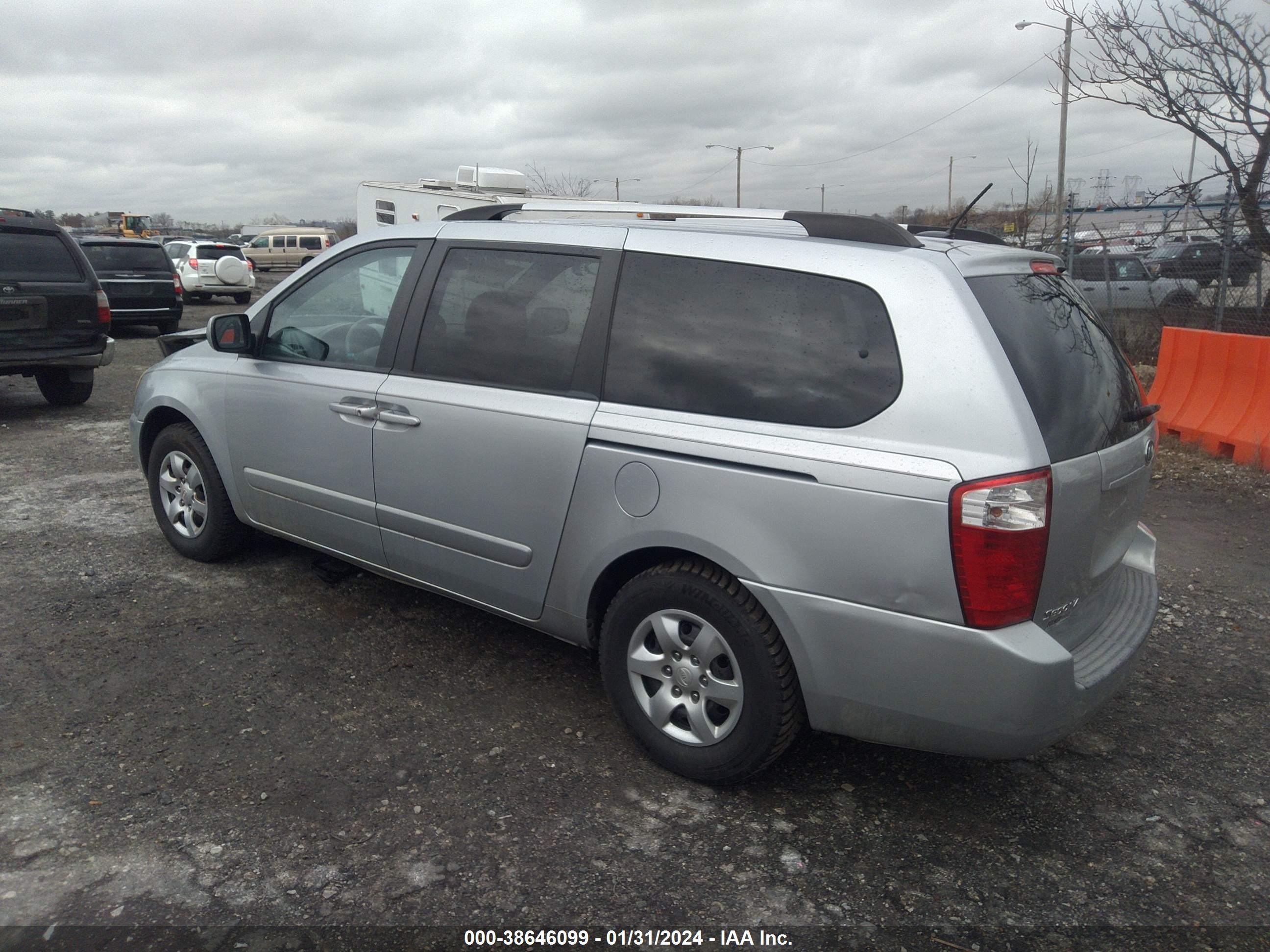 Photo 2 VIN: KNDMB233X96282266 - KIA SEDONA 