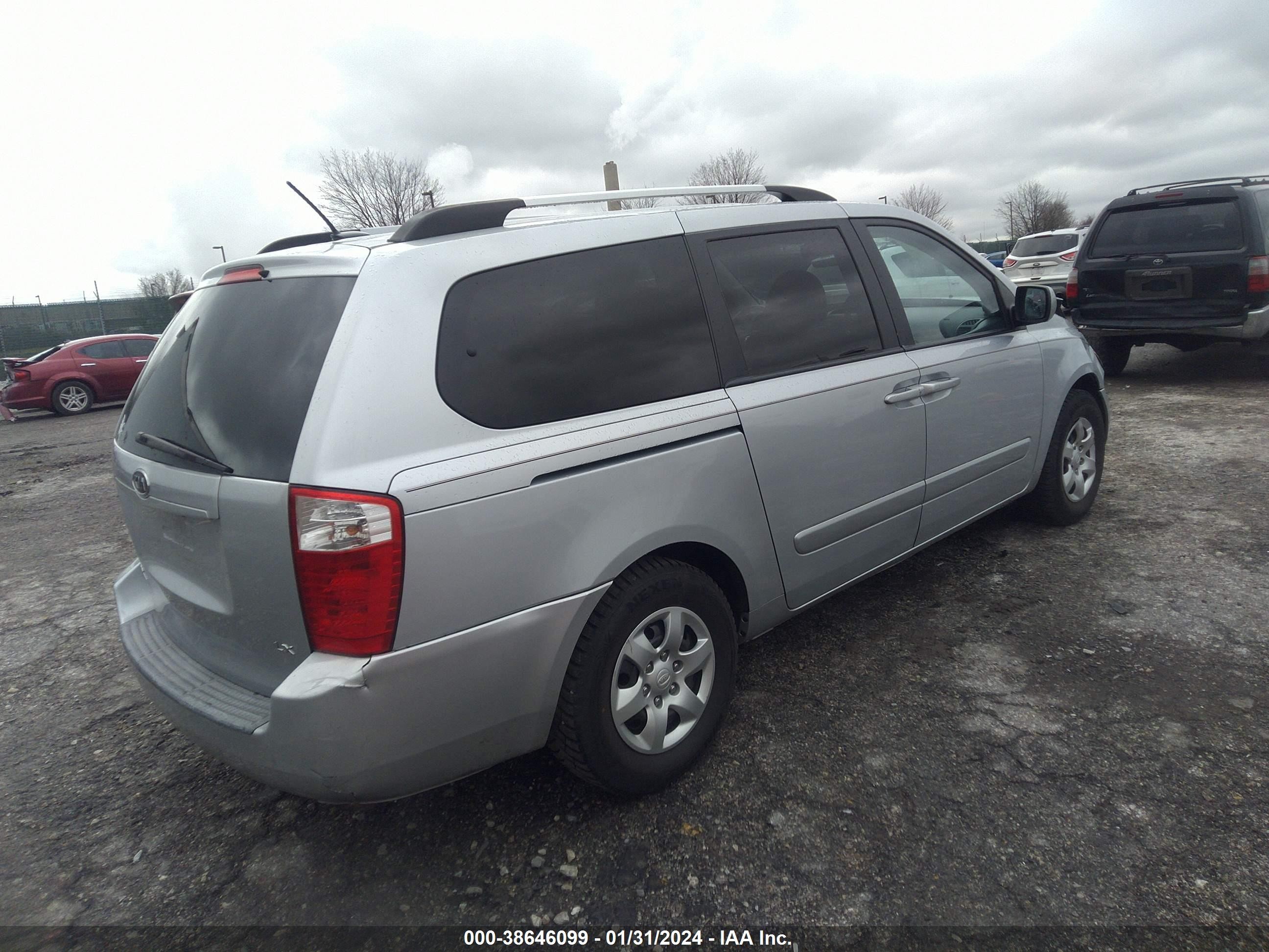 Photo 3 VIN: KNDMB233X96282266 - KIA SEDONA 