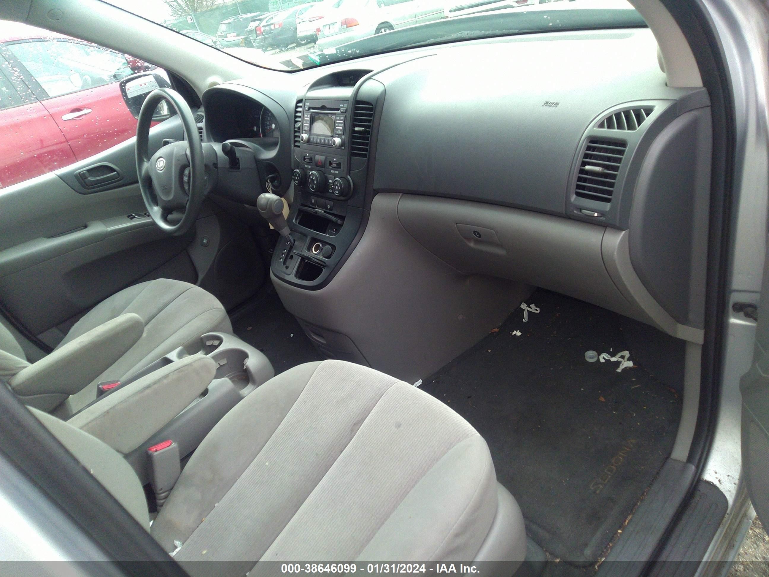 Photo 4 VIN: KNDMB233X96282266 - KIA SEDONA 