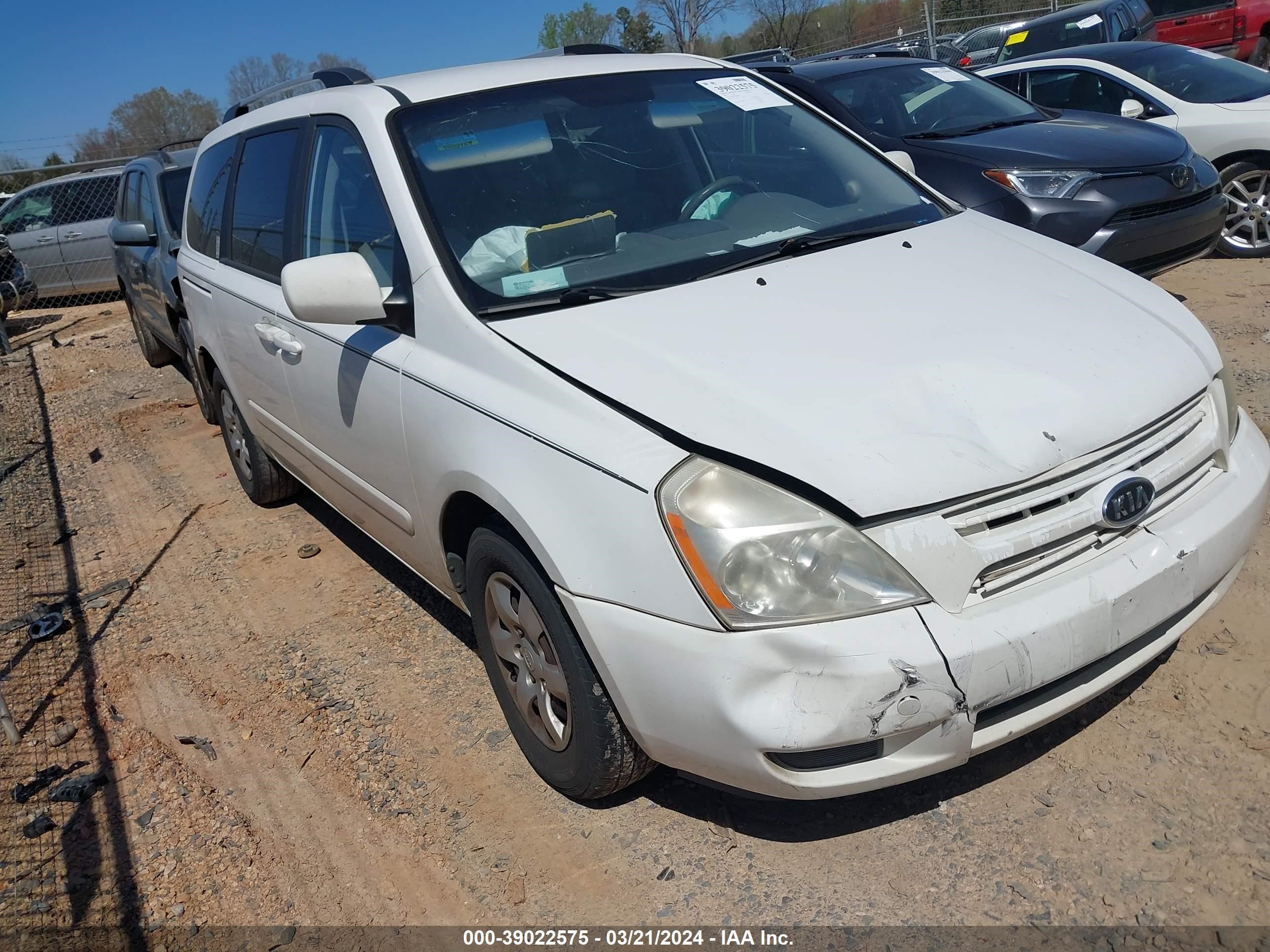 Photo 0 VIN: KNDMB233X96314844 - KIA SEDONA 