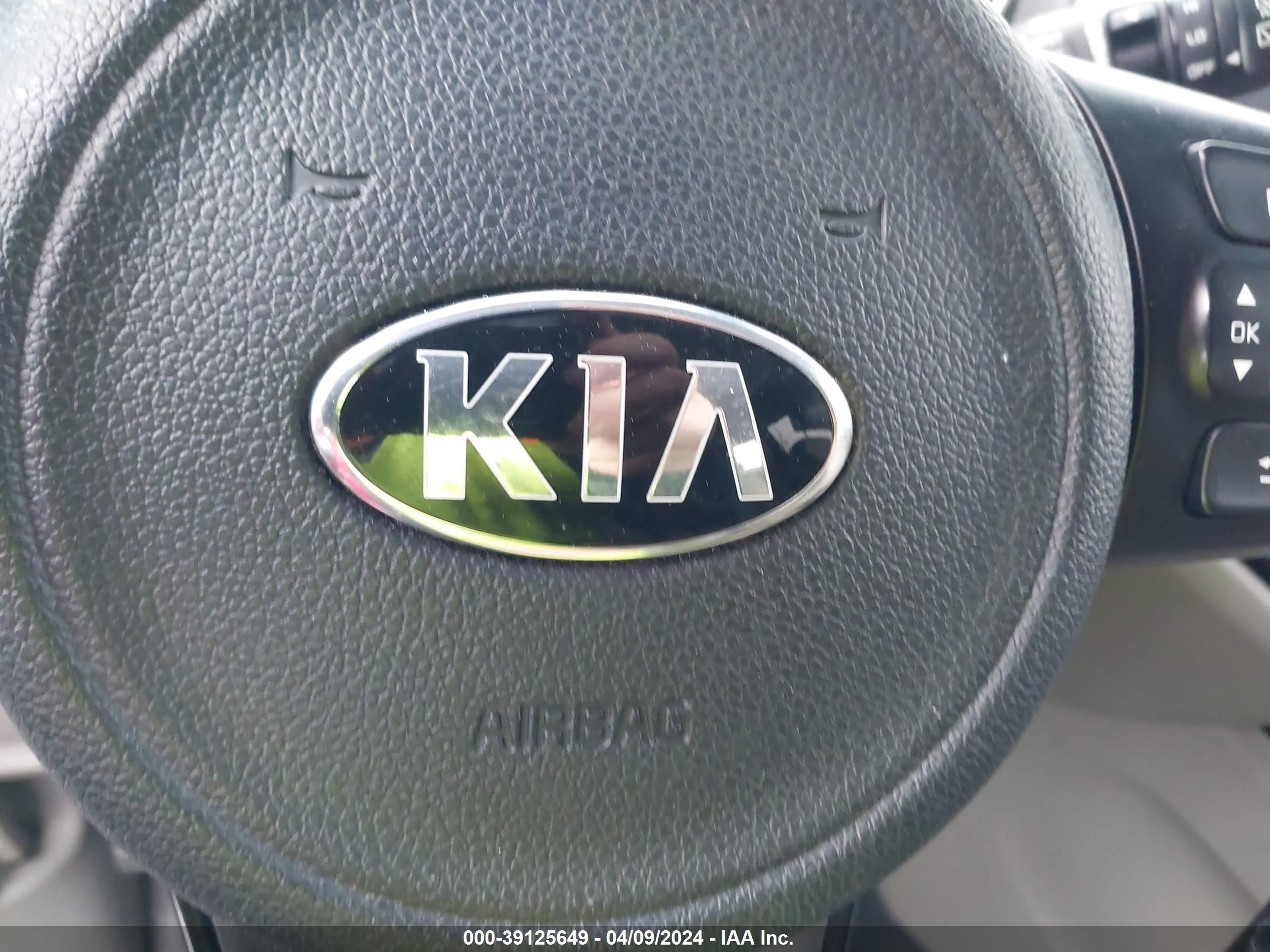 Photo 10 VIN: KNDMB5C10H6265670 - KIA SEDONA 