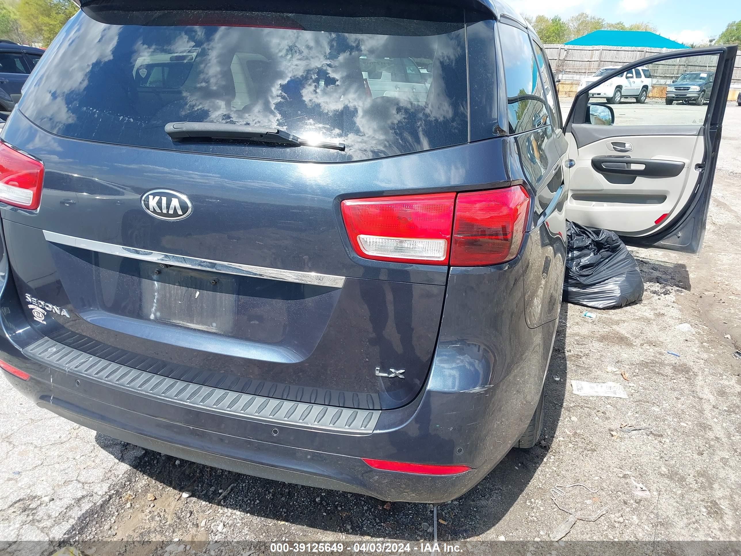 Photo 3 VIN: KNDMB5C10H6265670 - KIA SEDONA 