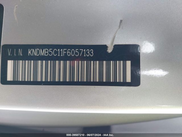 Photo 8 VIN: KNDMB5C11F6057133 - KIA SEDONA 