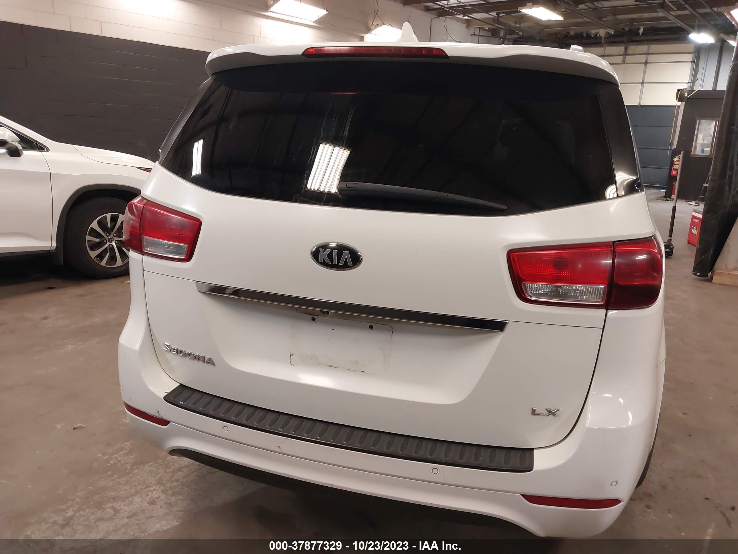 Photo 15 VIN: KNDMB5C11H6310163 - KIA SEDONA 