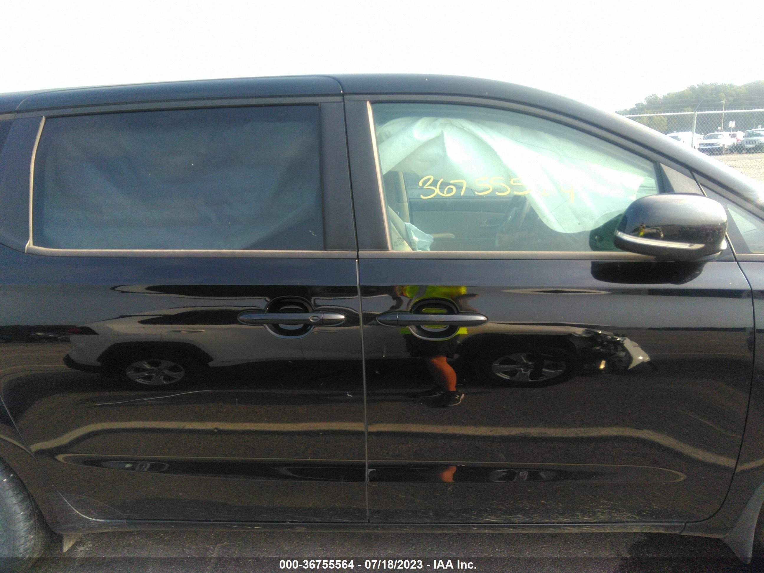 Photo 13 VIN: KNDMB5C11M6670995 - KIA SEDONA 