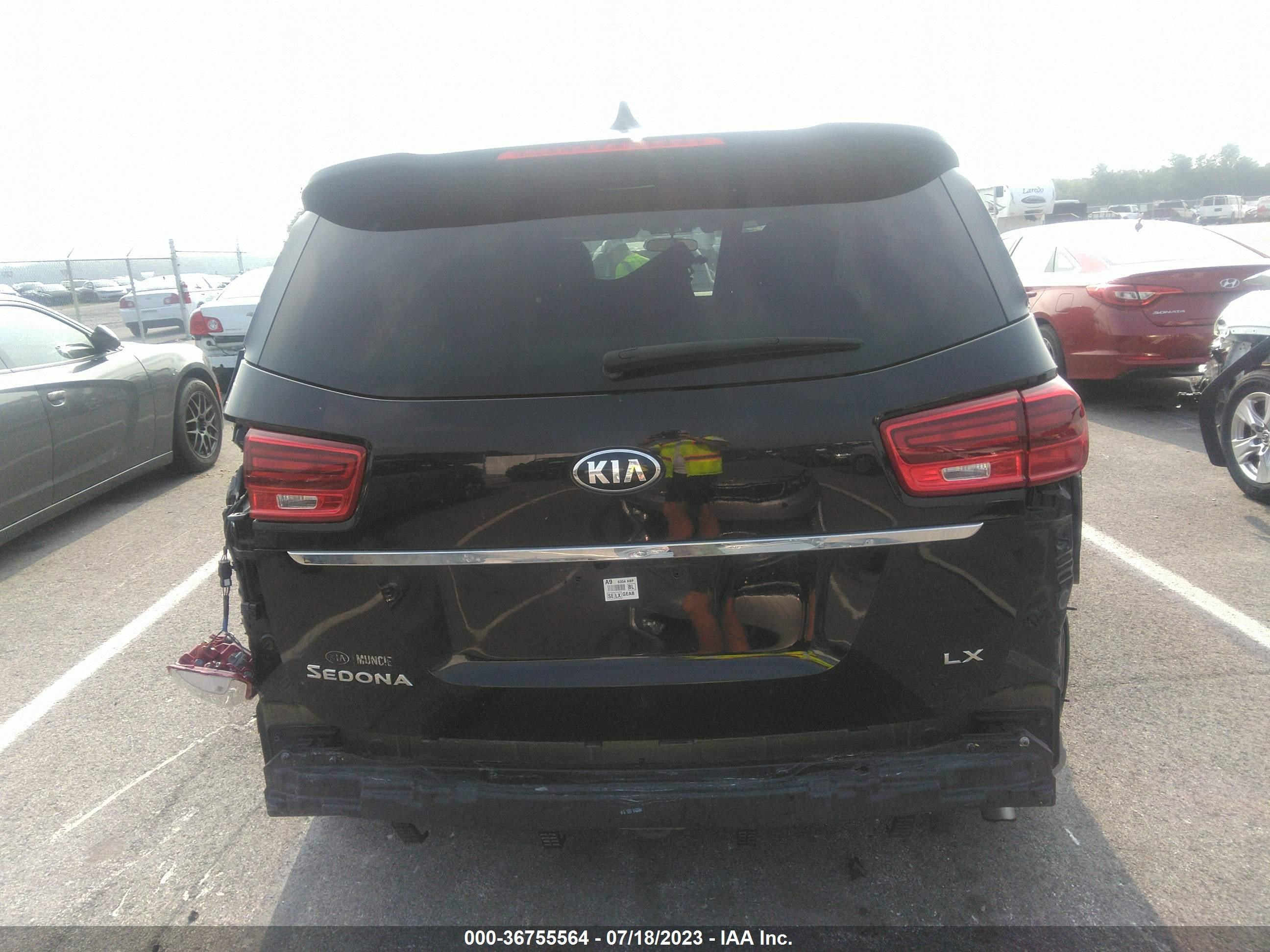 Photo 15 VIN: KNDMB5C11M6670995 - KIA SEDONA 