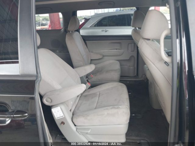 Photo 7 VIN: KNDMB5C12F6041605 - KIA SEDONA 