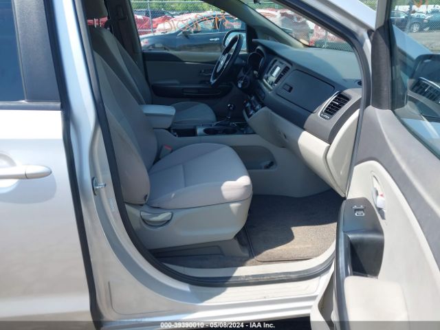 Photo 4 VIN: KNDMB5C12F6057142 - KIA SEDONA 