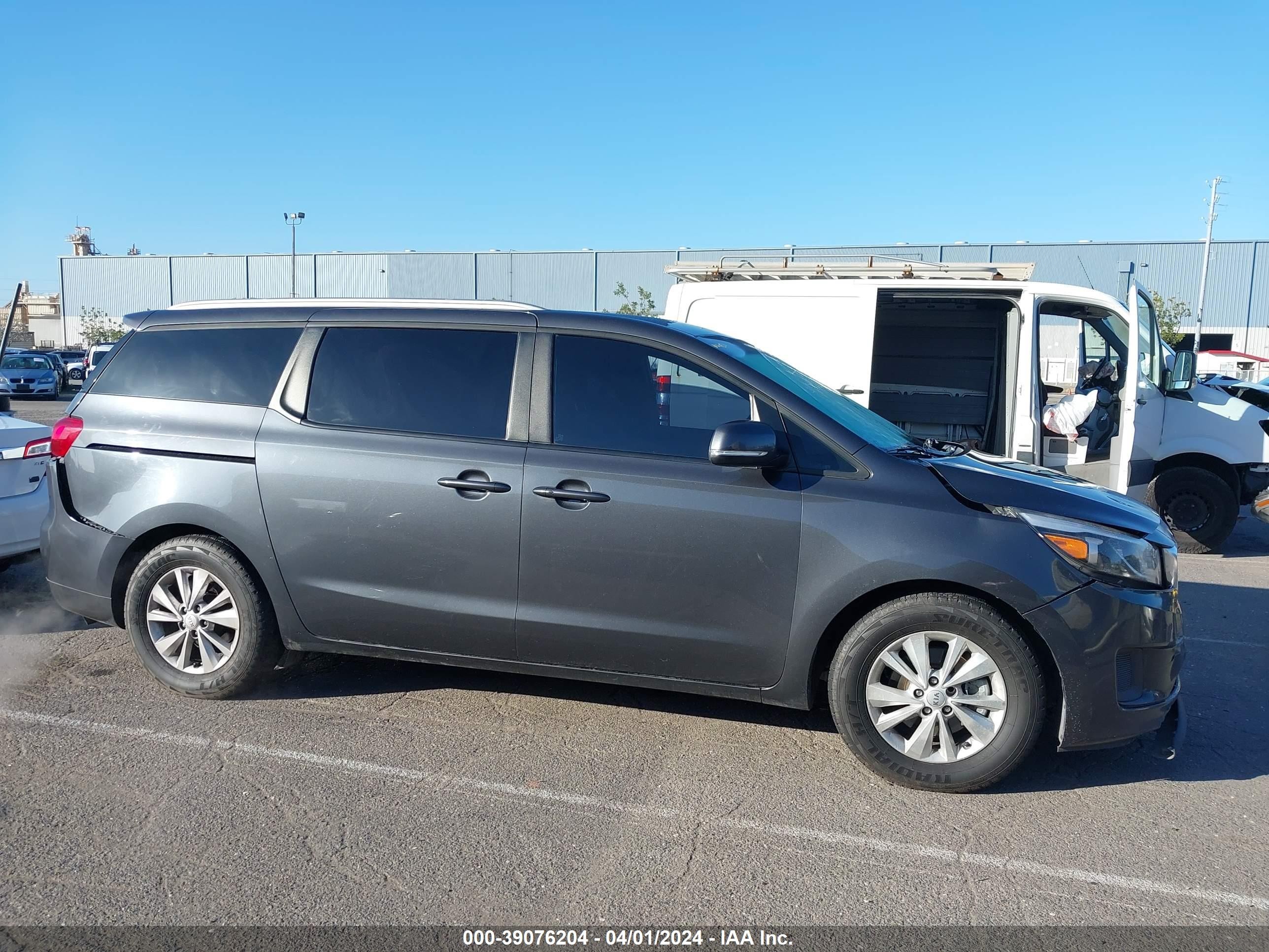 Photo 12 VIN: KNDMB5C12H6266237 - KIA SEDONA 