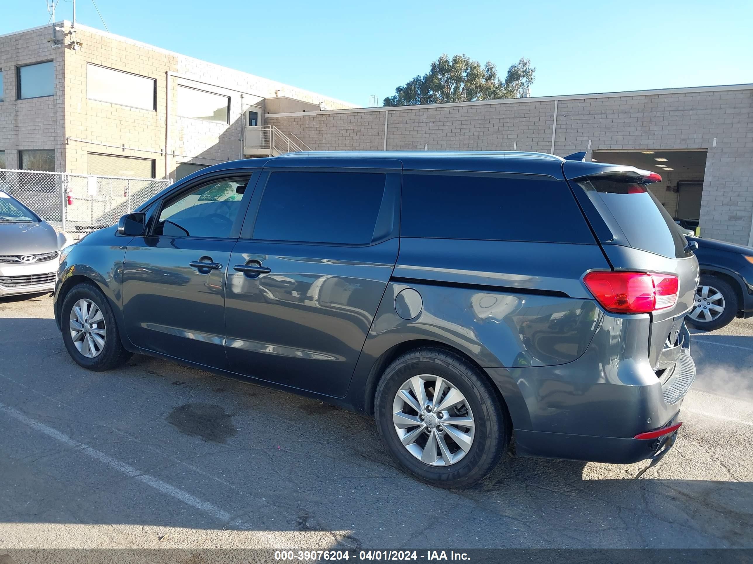 Photo 13 VIN: KNDMB5C12H6266237 - KIA SEDONA 