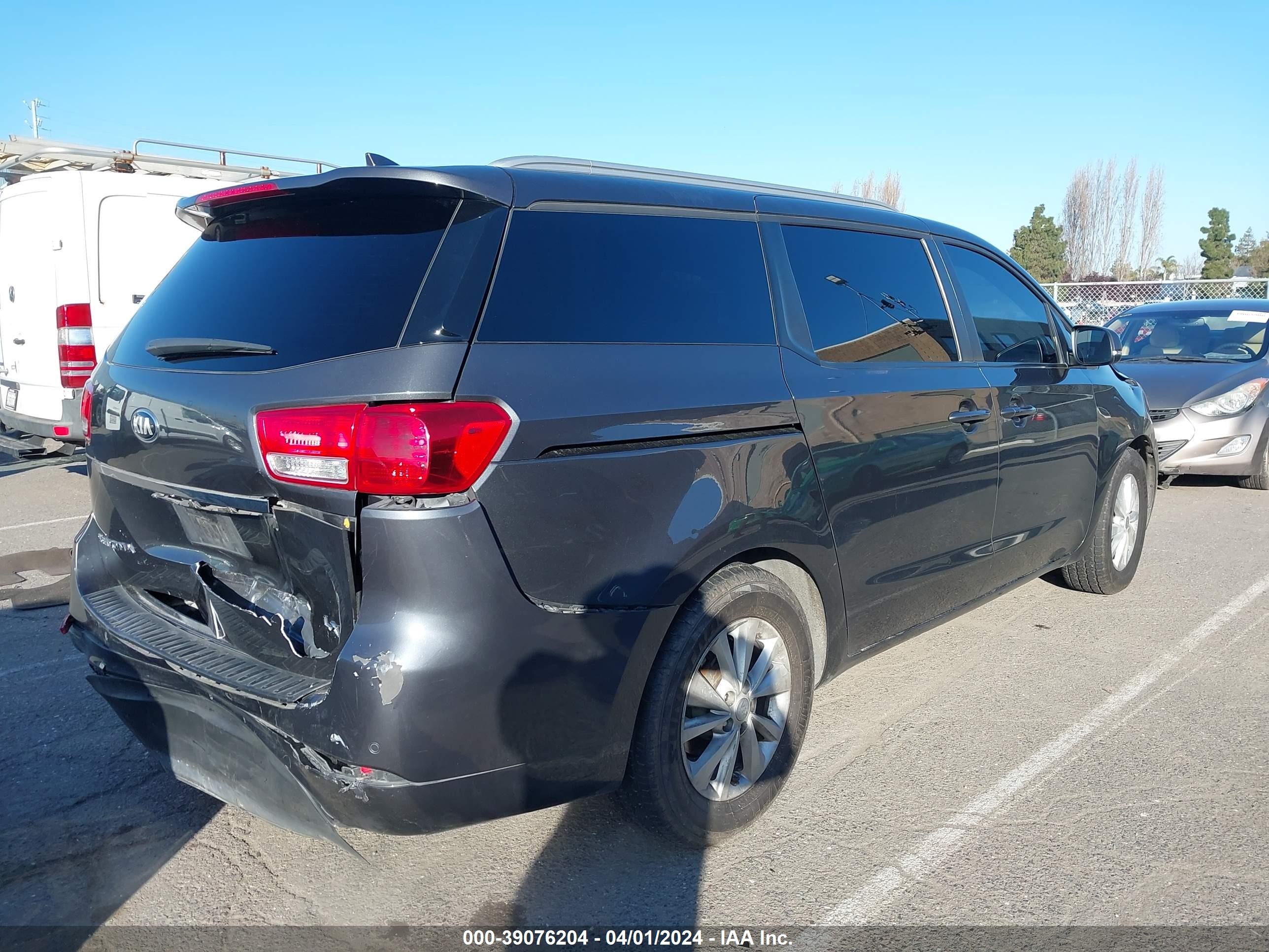 Photo 3 VIN: KNDMB5C12H6266237 - KIA SEDONA 