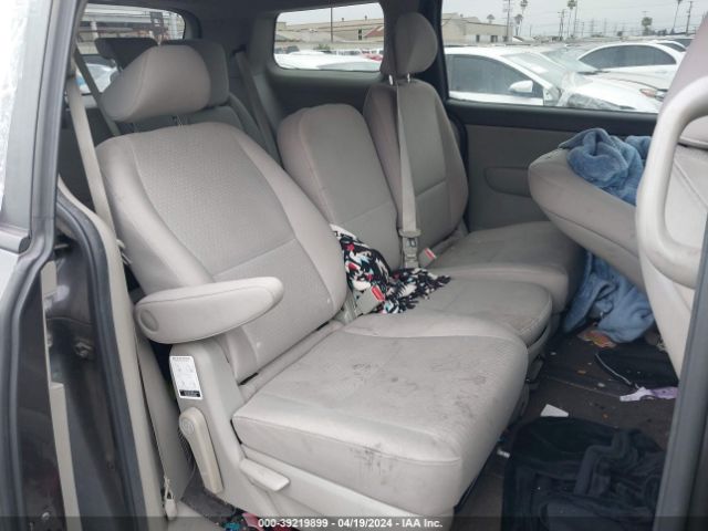 Photo 7 VIN: KNDMB5C12J6374766 - KIA SEDONA 