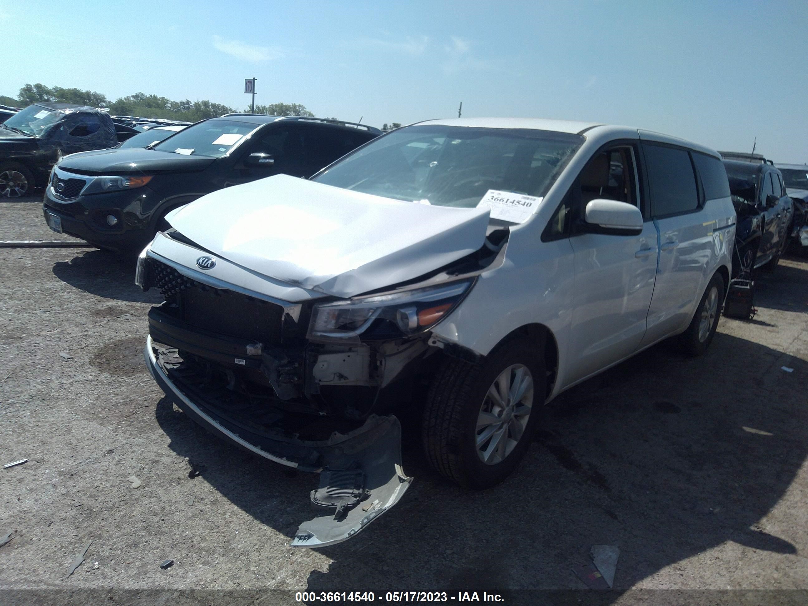 Photo 1 VIN: KNDMB5C12J6379210 - KIA SEDONA 