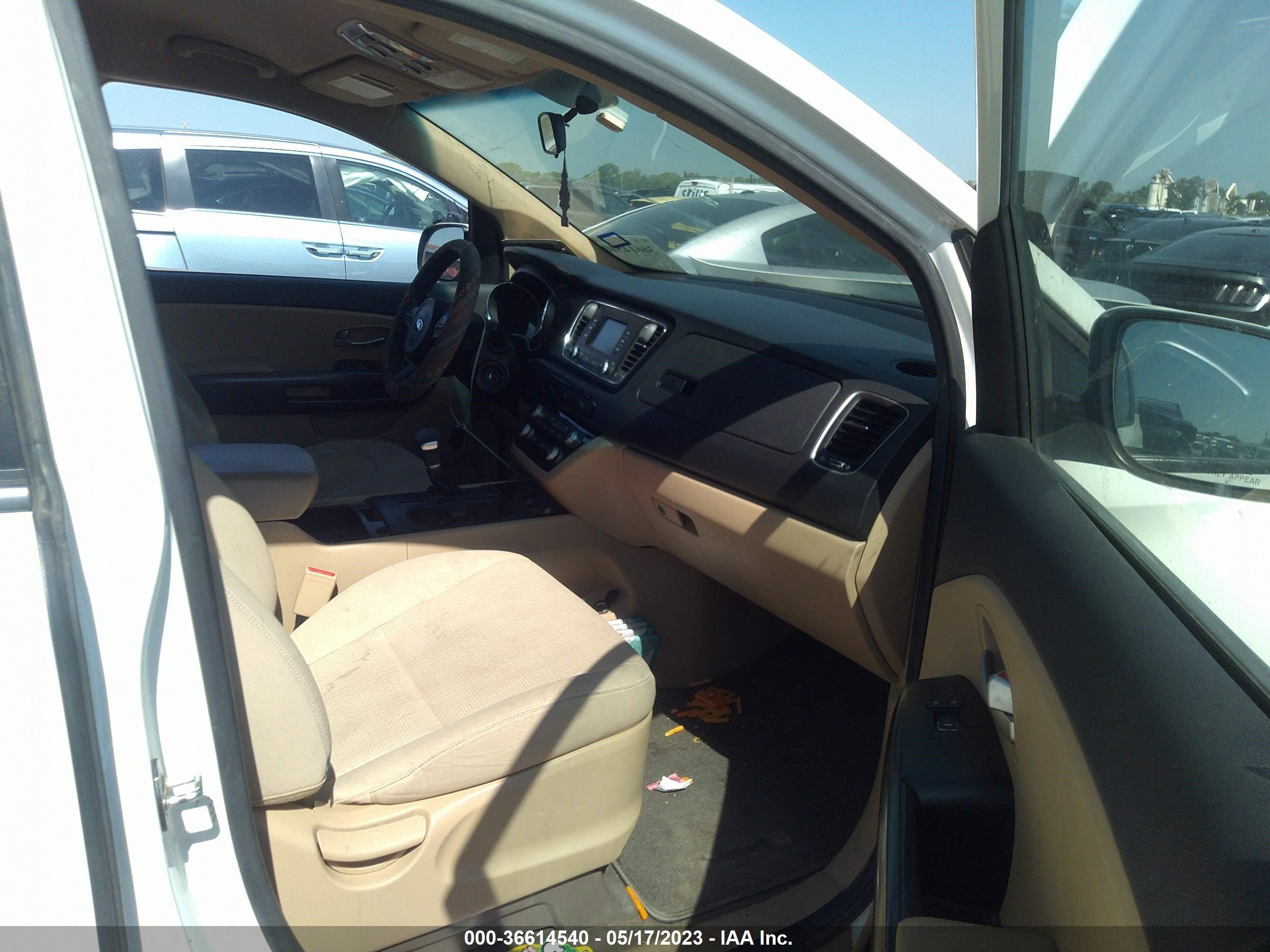 Photo 4 VIN: KNDMB5C12J6379210 - KIA SEDONA 