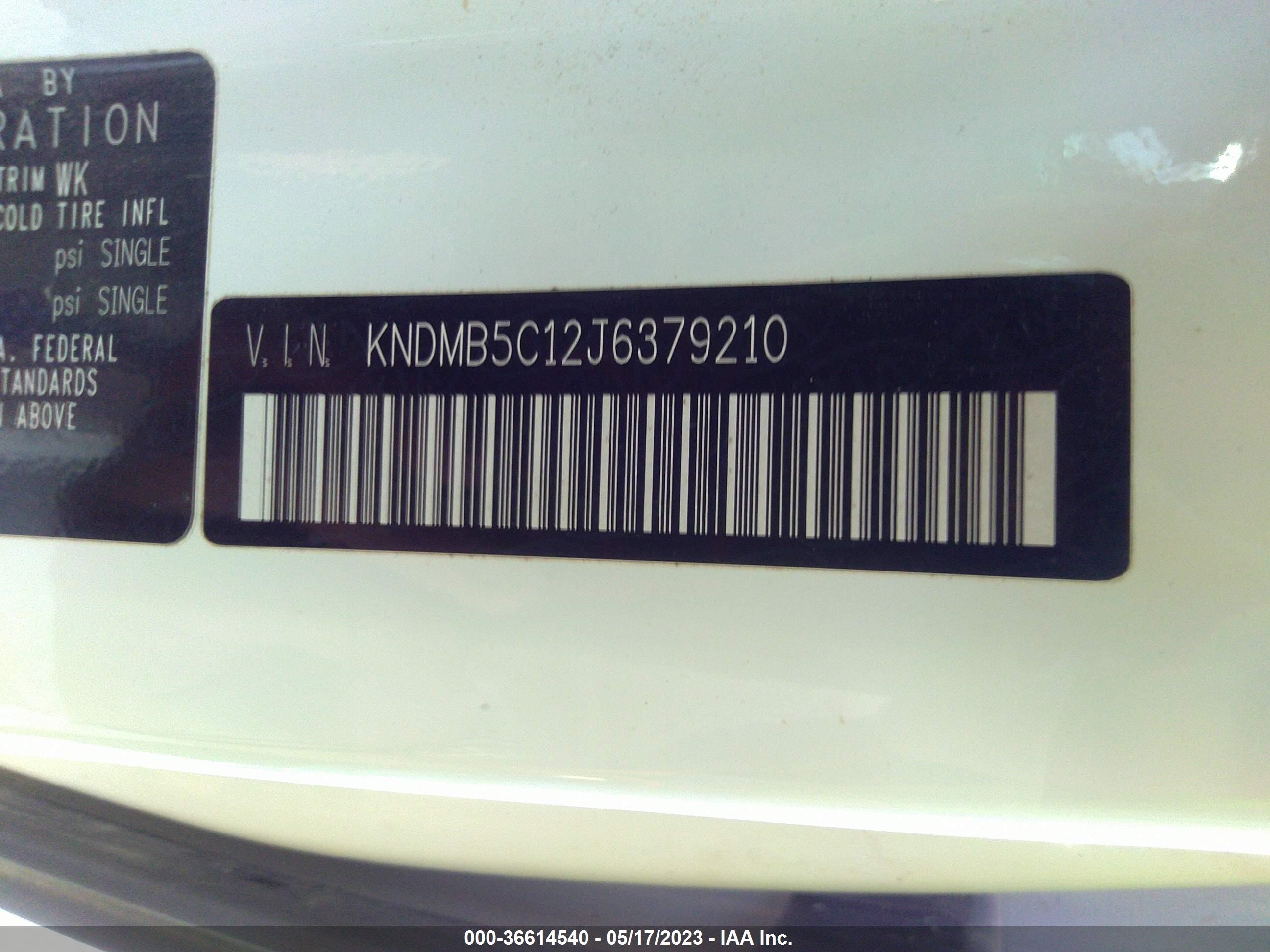 Photo 8 VIN: KNDMB5C12J6379210 - KIA SEDONA 