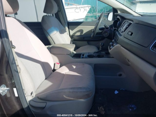 Photo 4 VIN: KNDMB5C13H6230430 - KIA SEDONA 