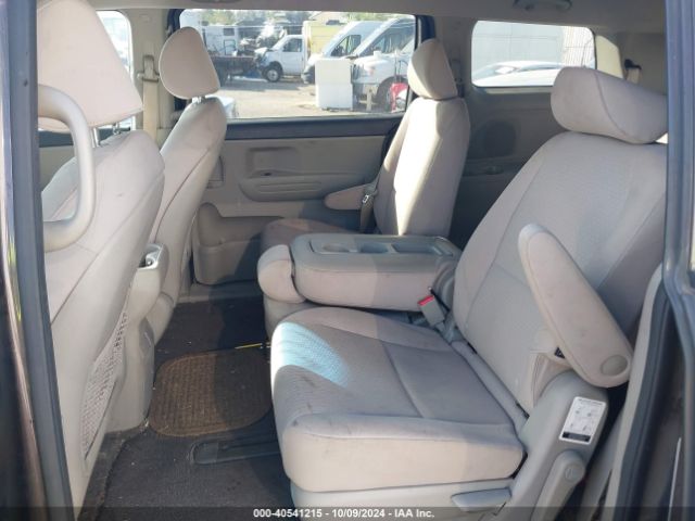 Photo 7 VIN: KNDMB5C13H6230430 - KIA SEDONA 