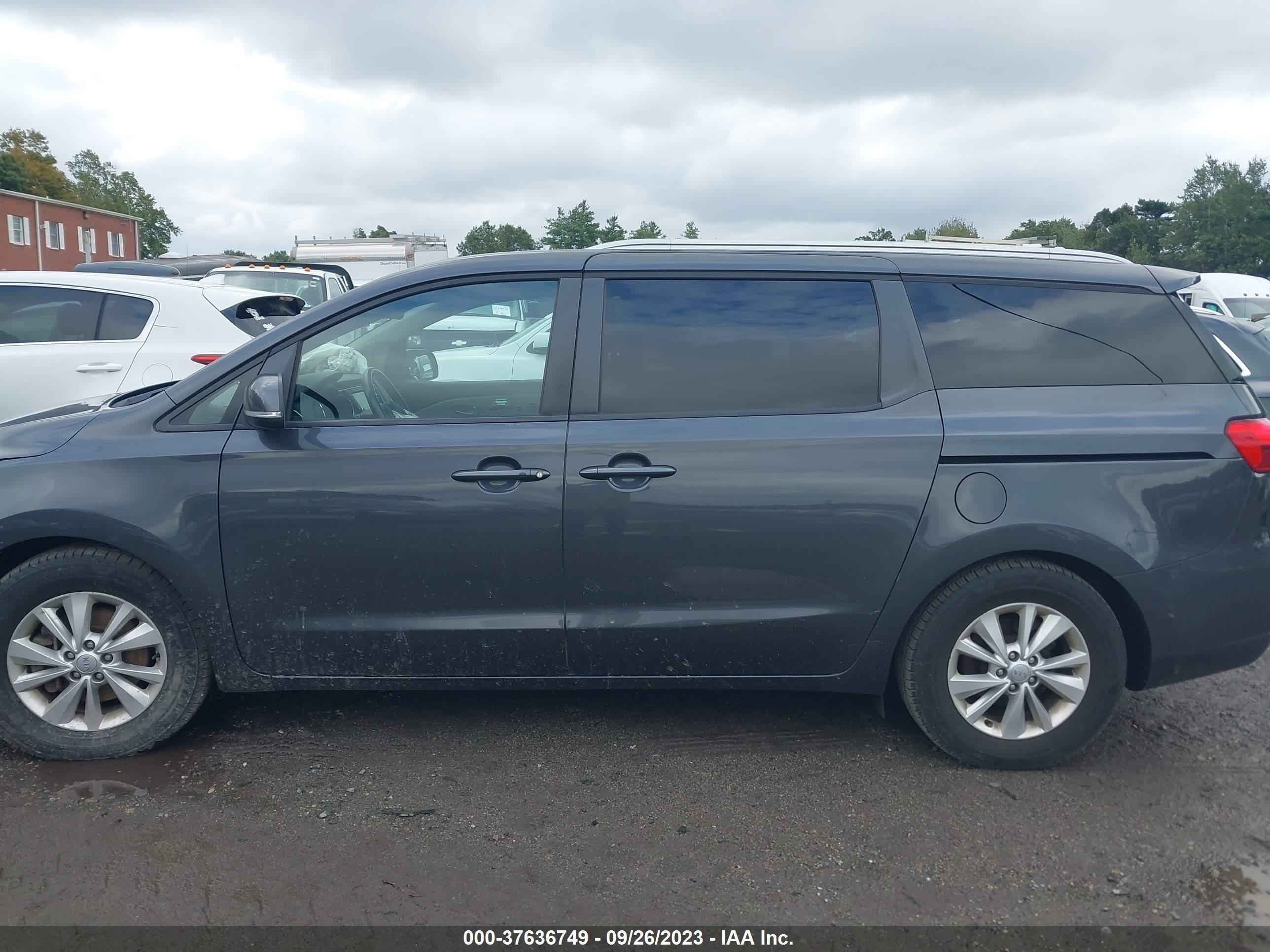 Photo 13 VIN: KNDMB5C13H6332830 - KIA SEDONA 