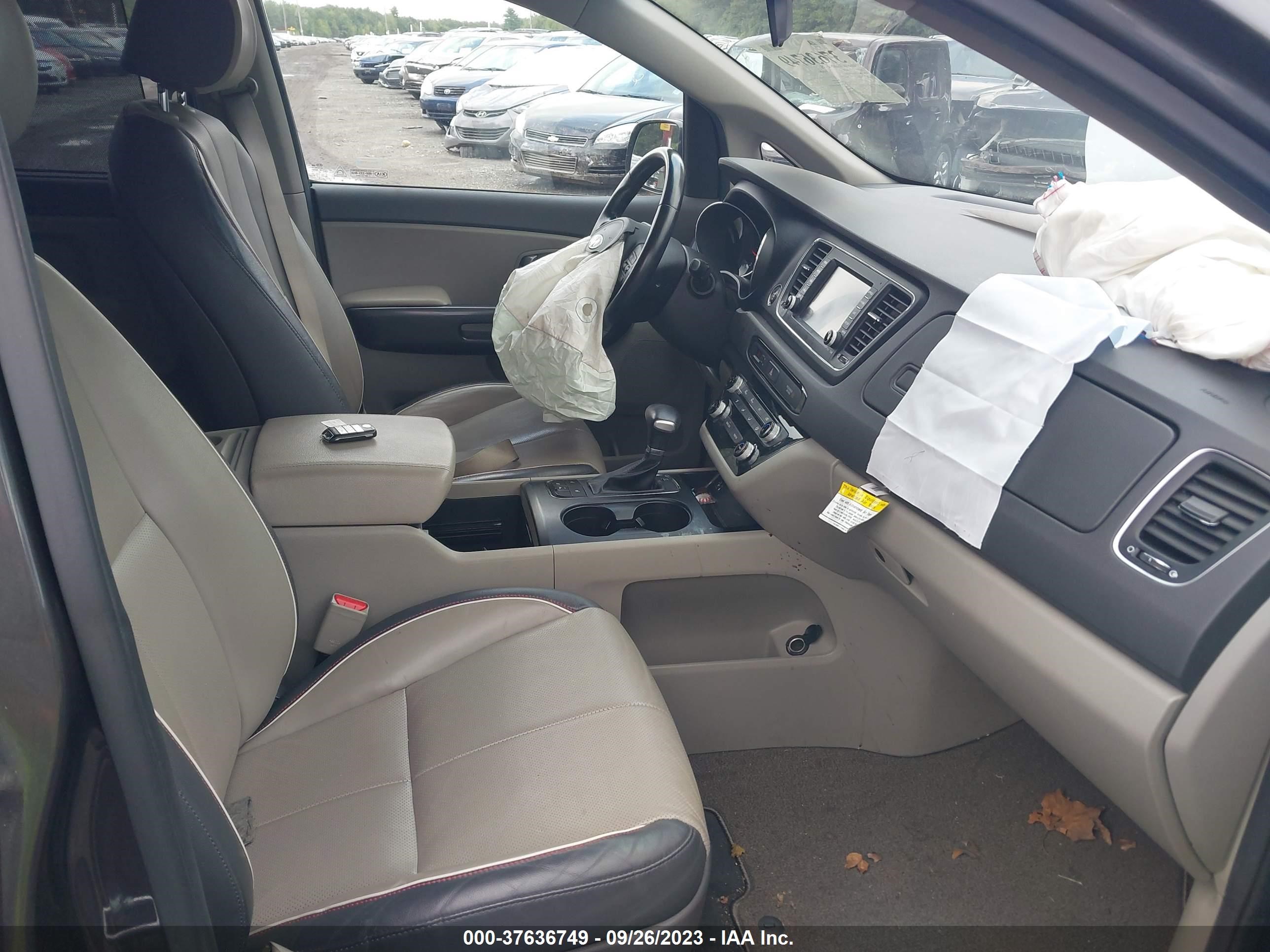 Photo 4 VIN: KNDMB5C13H6332830 - KIA SEDONA 